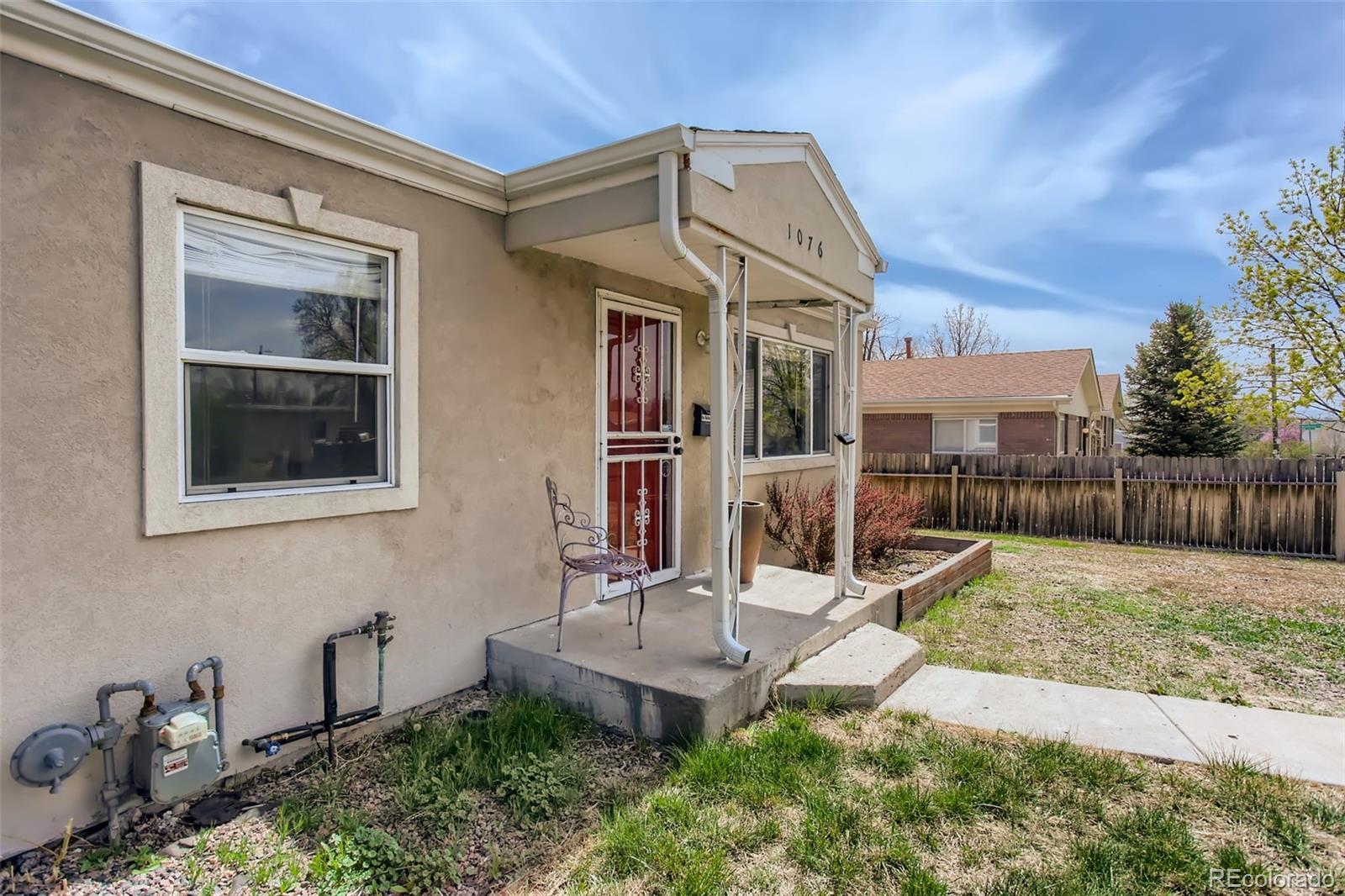 1076 S Raleigh Street