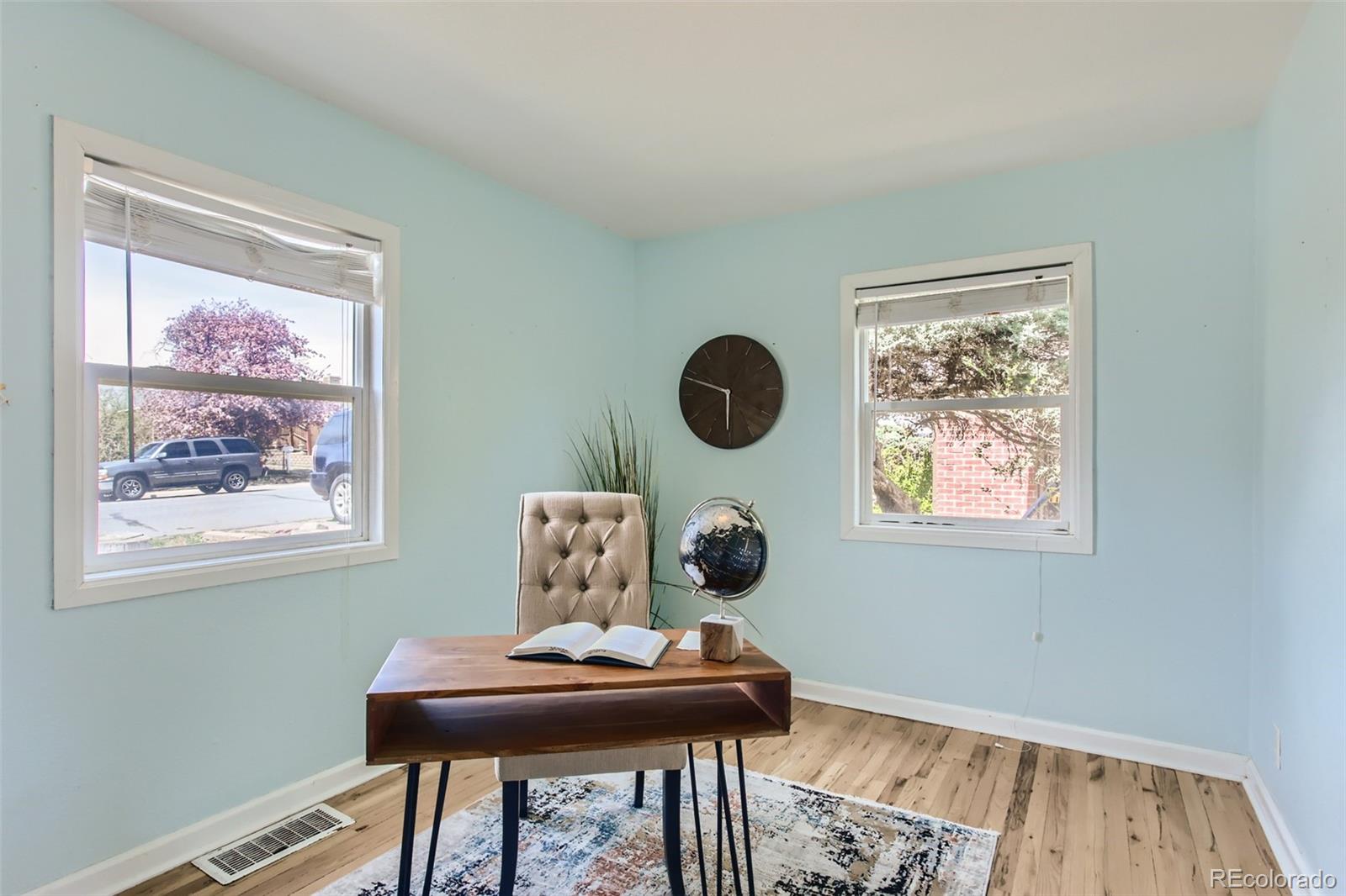 1076 S Raleigh Street