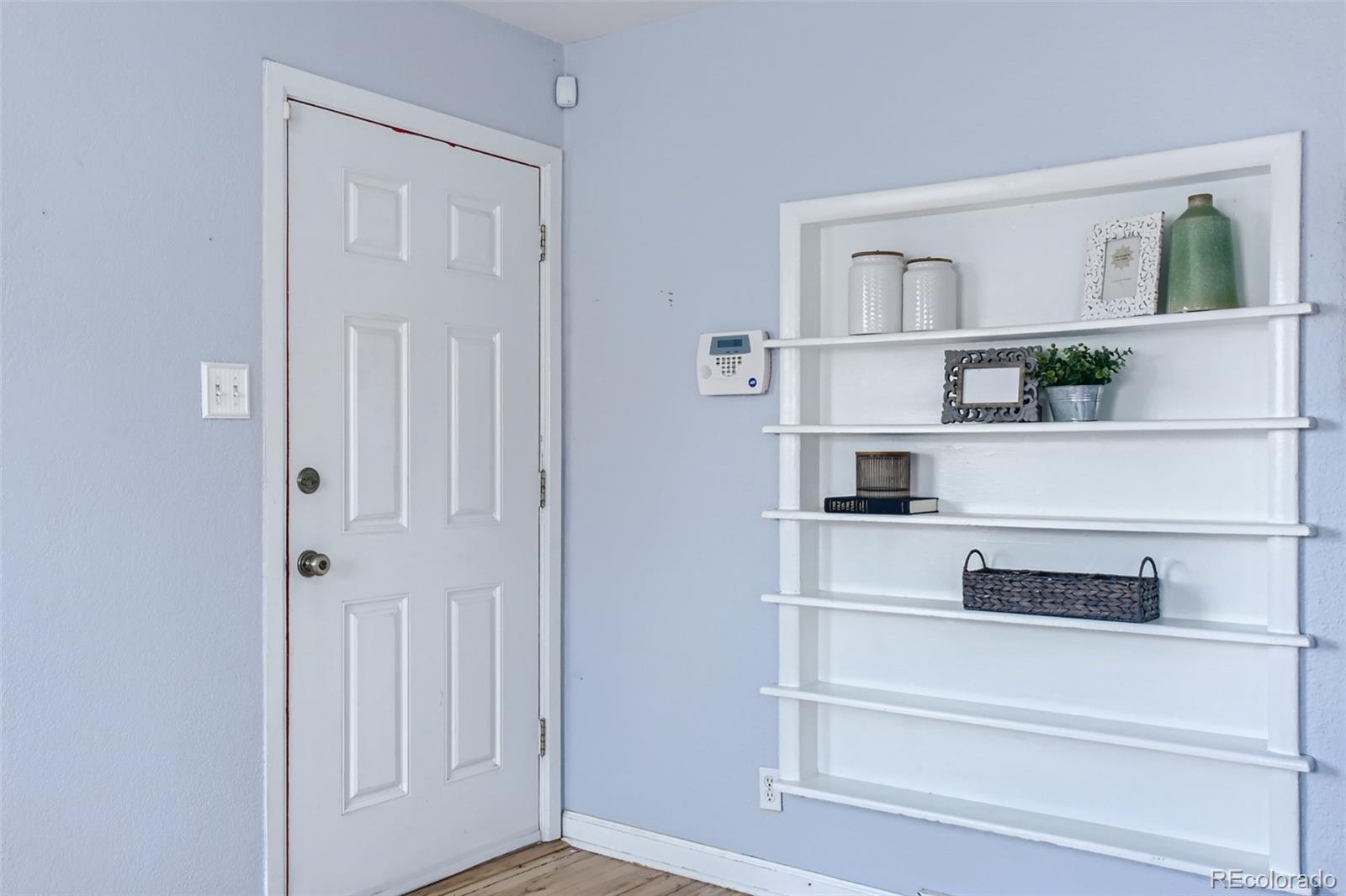 1076 S Raleigh Street