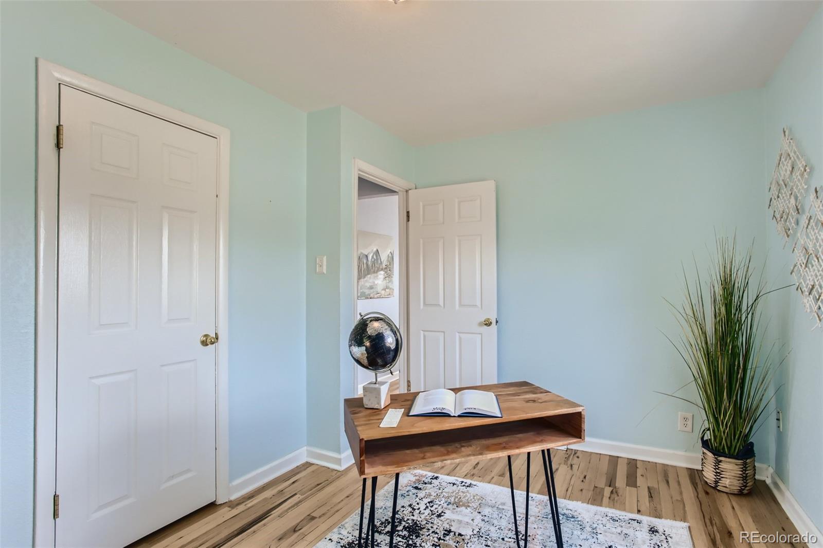 1076 S Raleigh Street