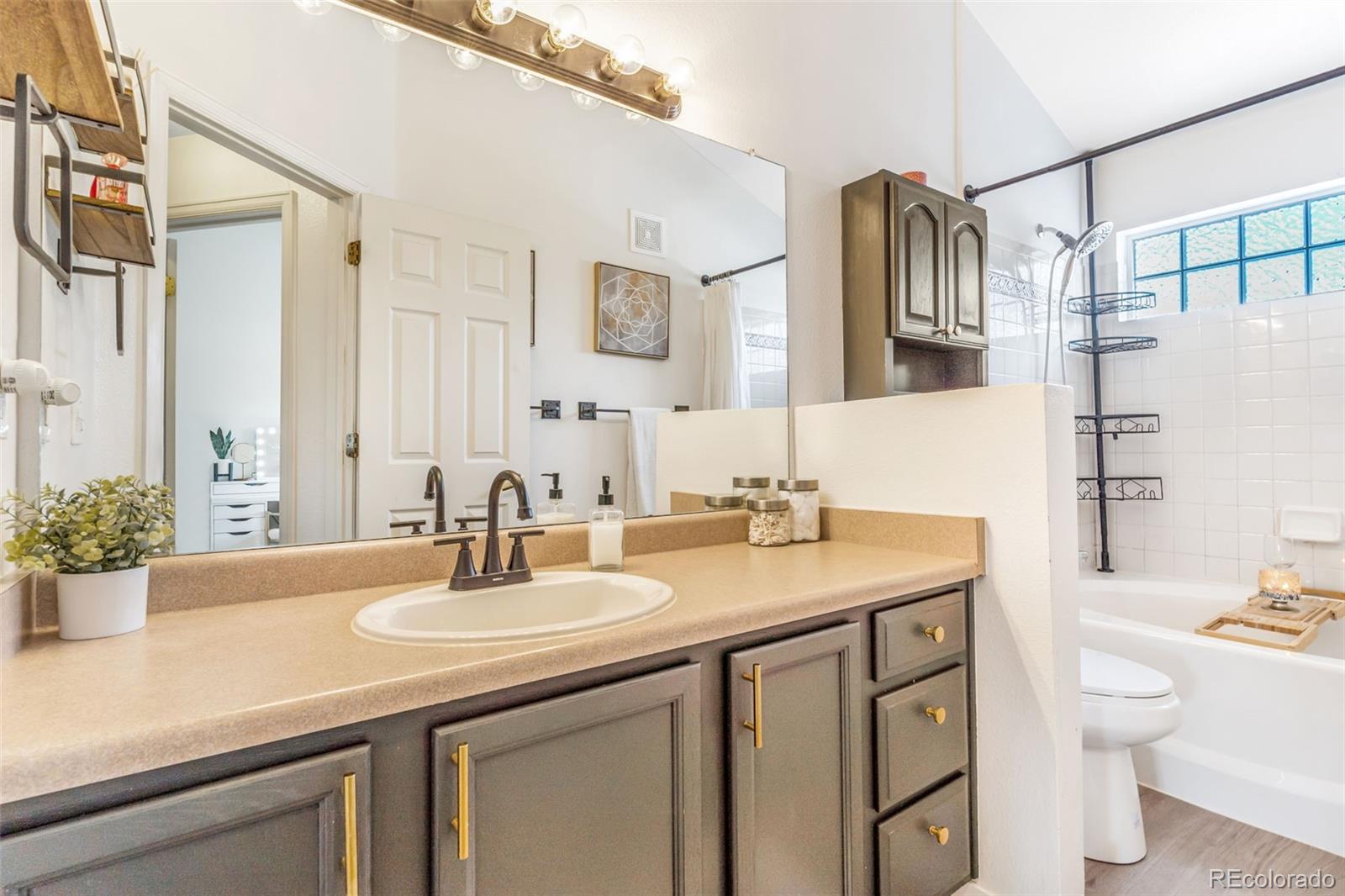 3231 S Waco Court Unit: H