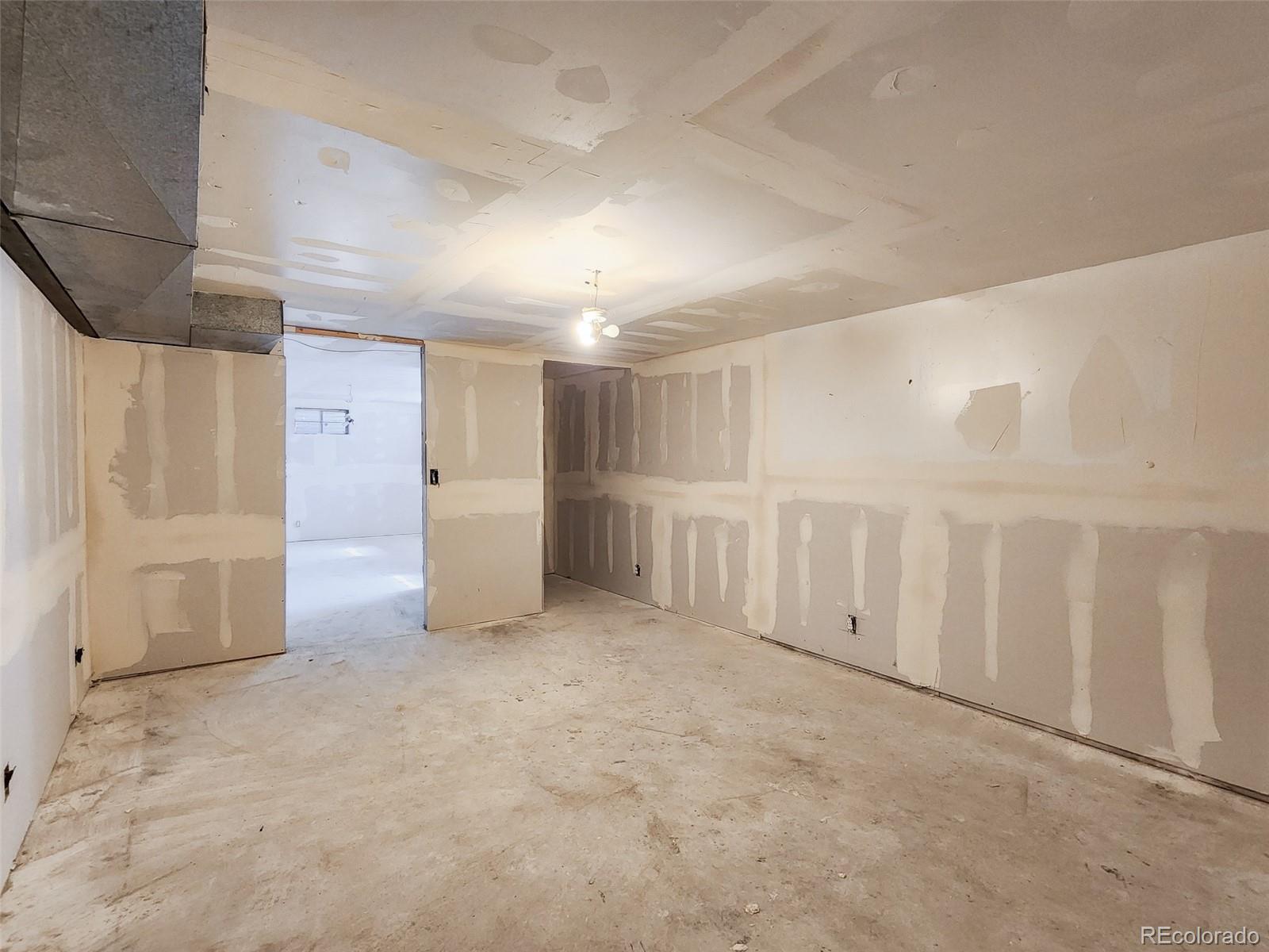 4291 W Wagon Trail Drive