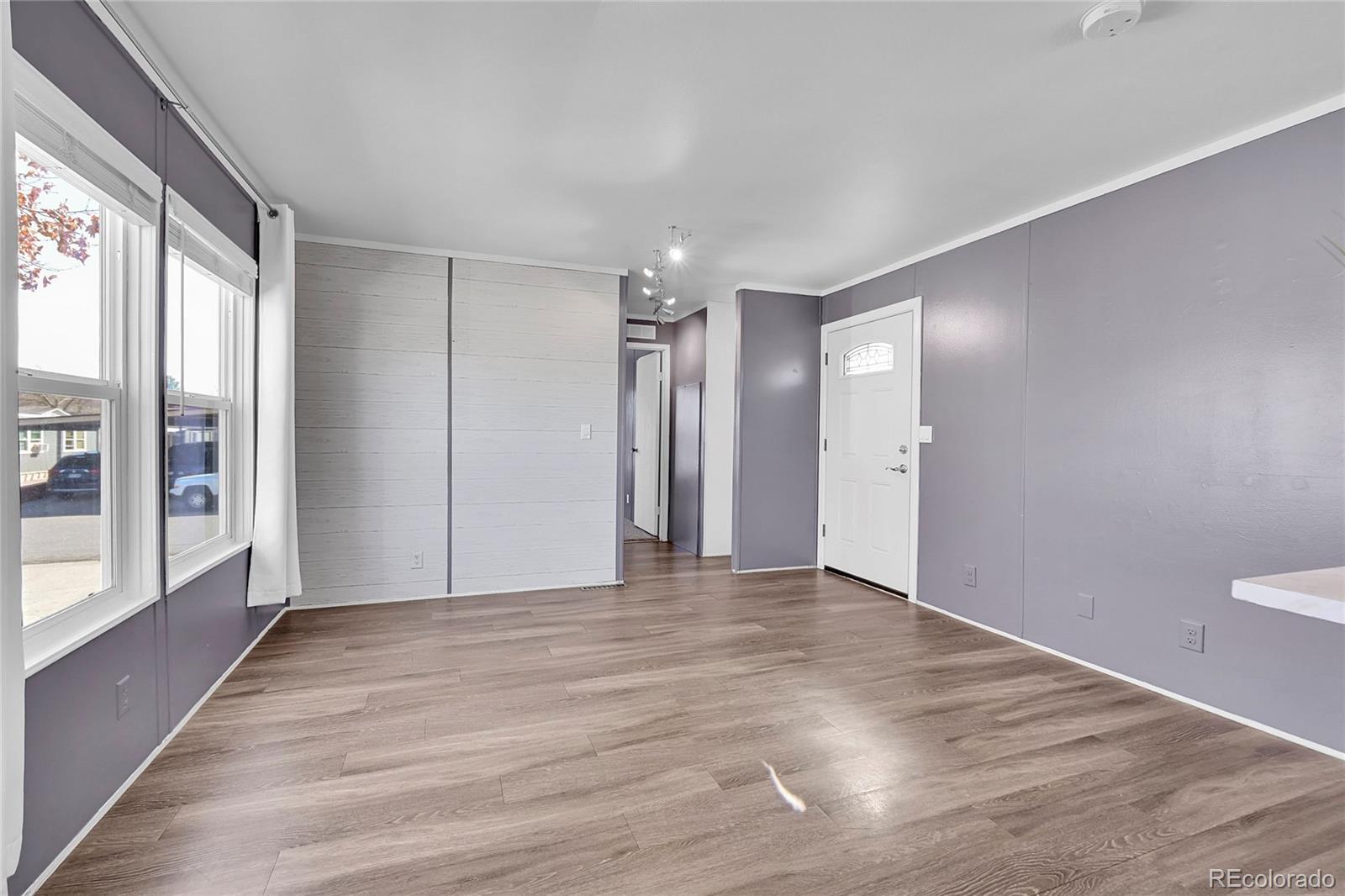 1500 W Thornton Parkway