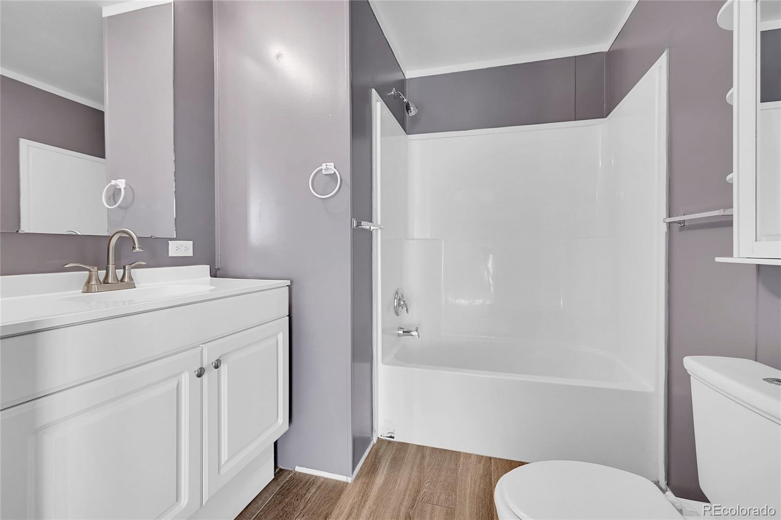 1500 W Thornton Parkway