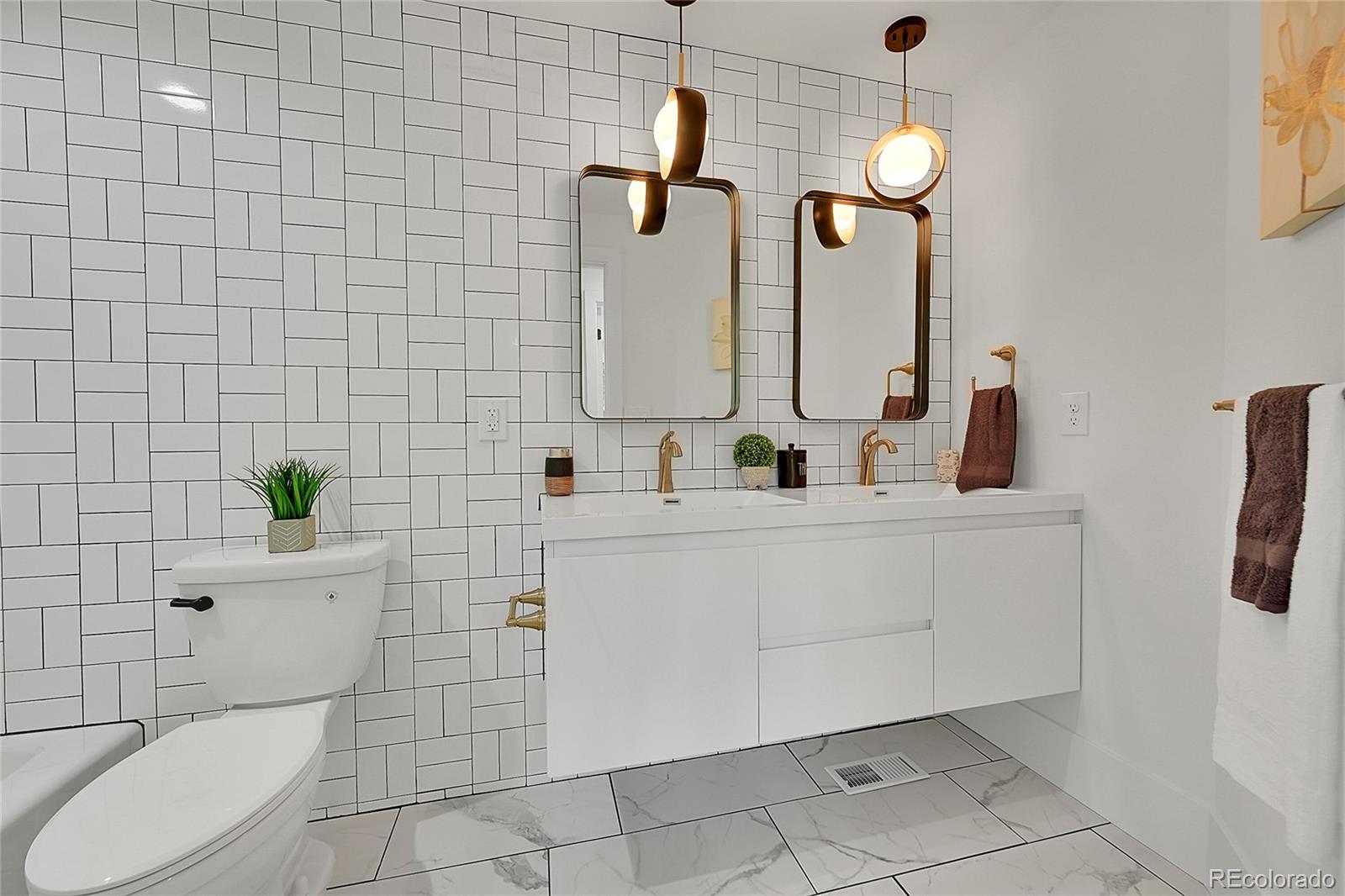 4137 S Quebec Street