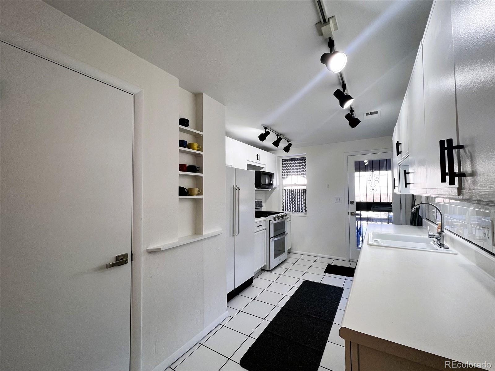 1310 N Corona Street Unit: 5