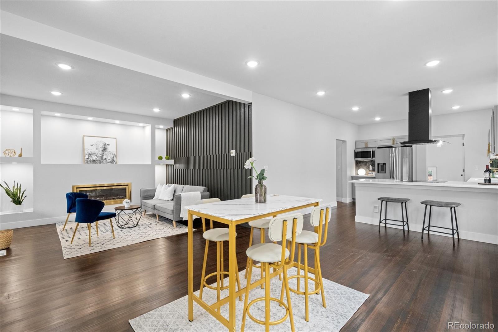 4623 W Moncrieff Place