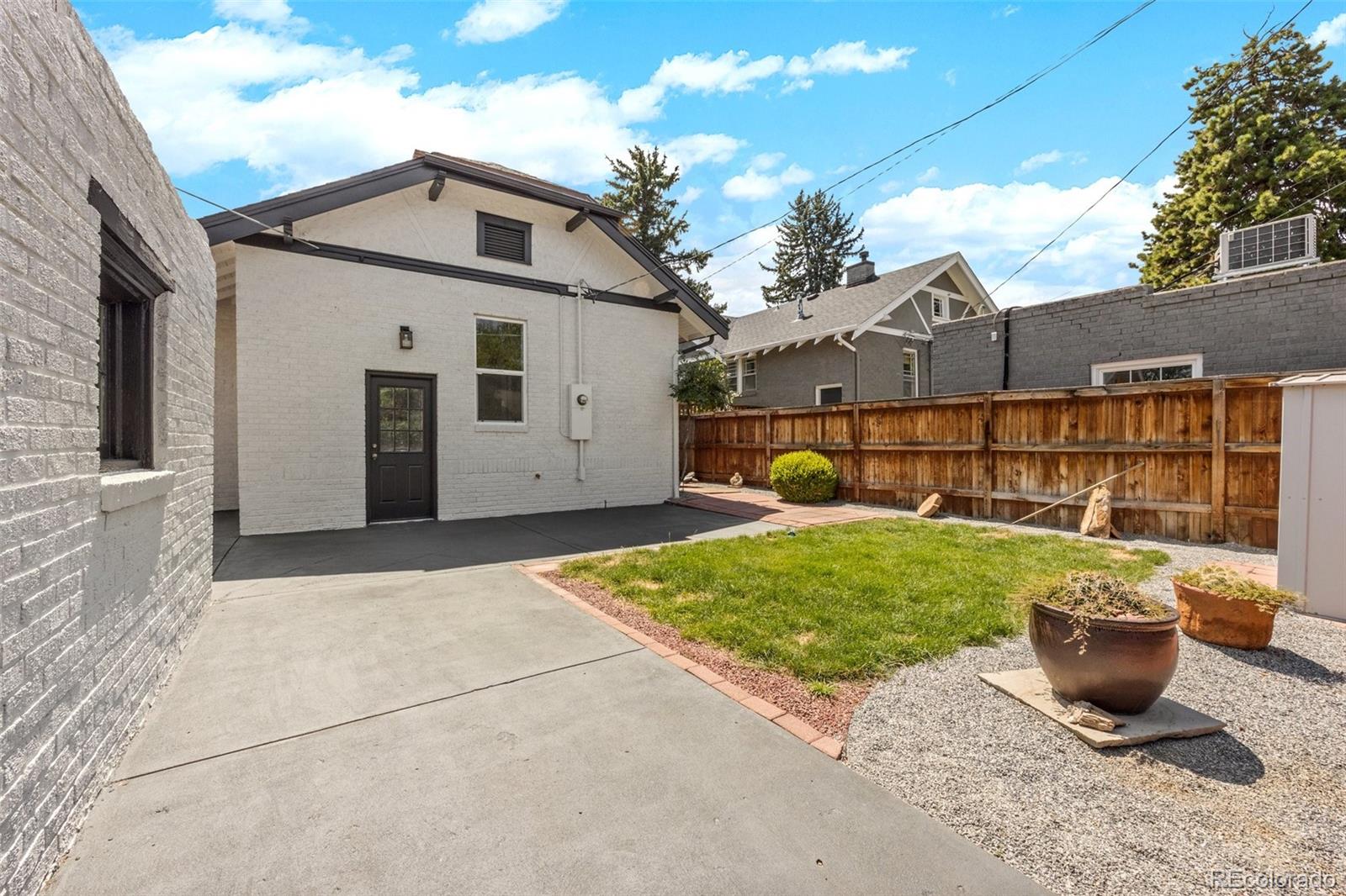 4623 W Moncrieff Place