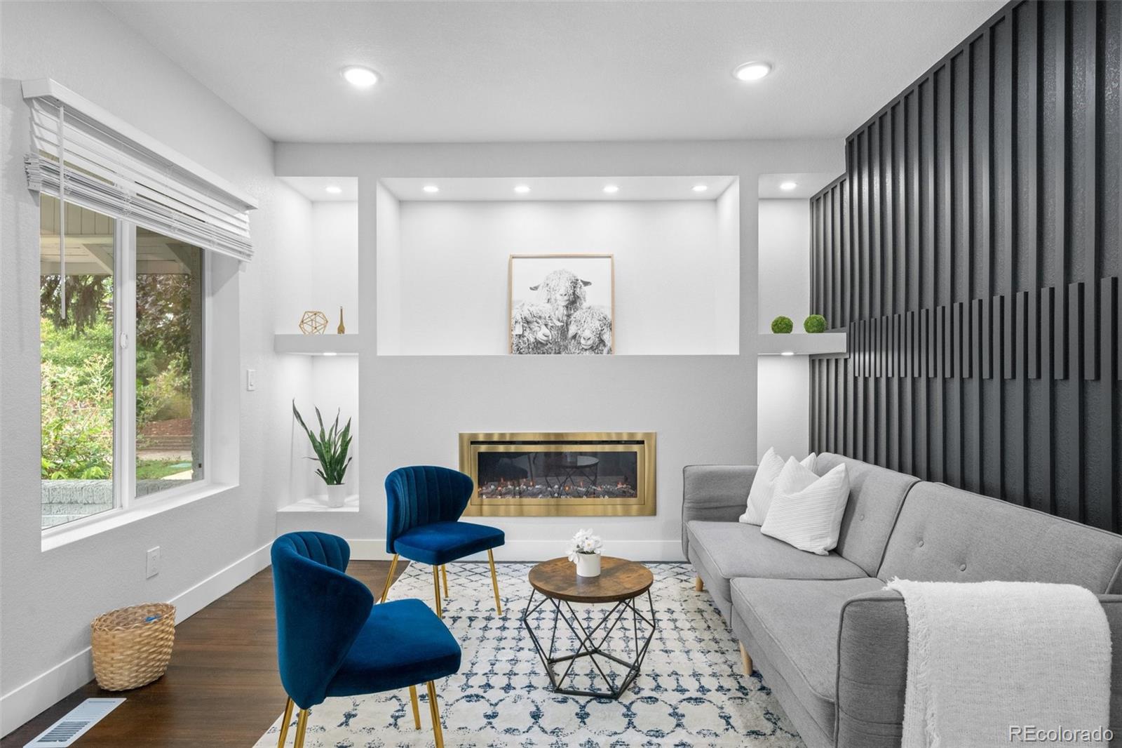 4623 W Moncrieff Place