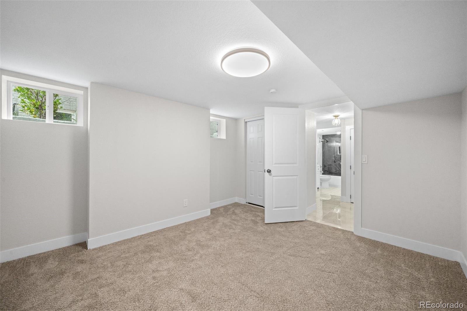 4623 W Moncrieff Place