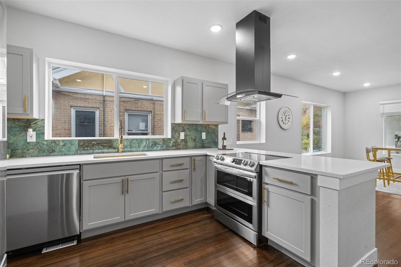 4623 W Moncrieff Place