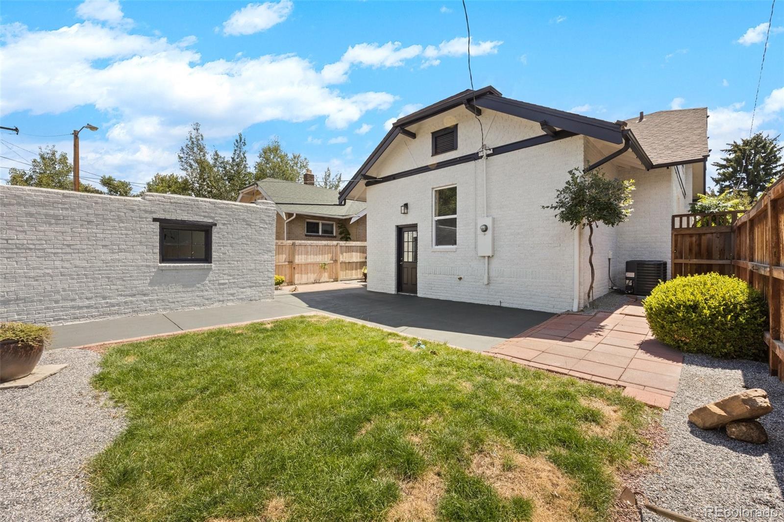 4623 W Moncrieff Place