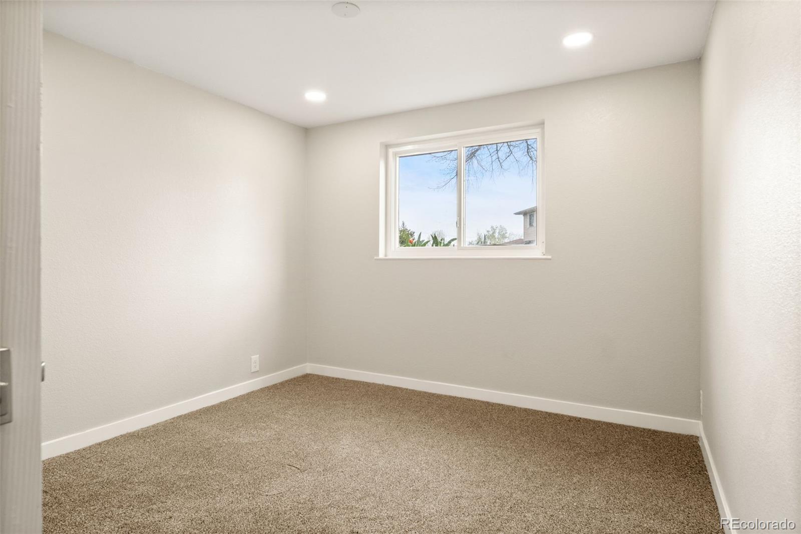7955 Robin Lane