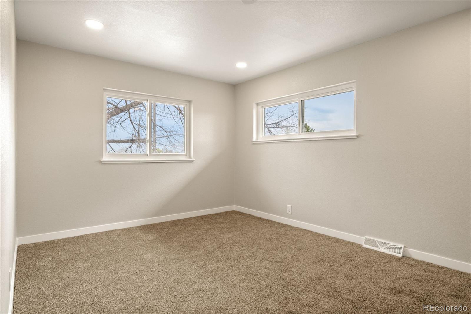 7955 Robin Lane