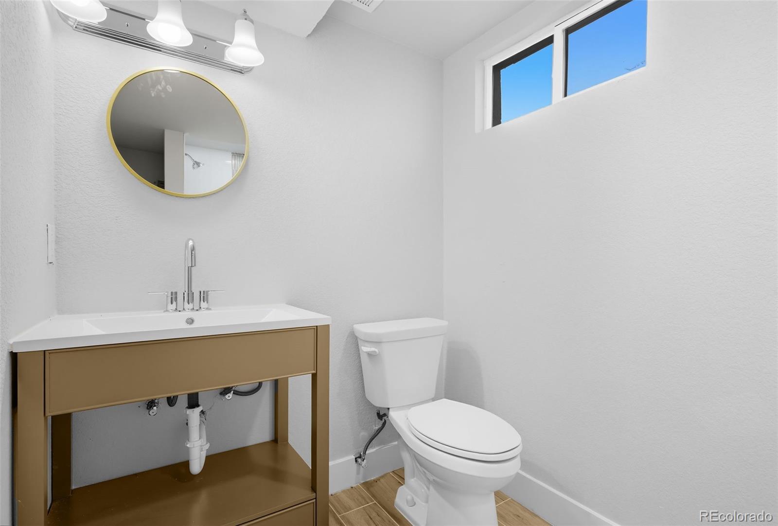 7956 Hollywood Street