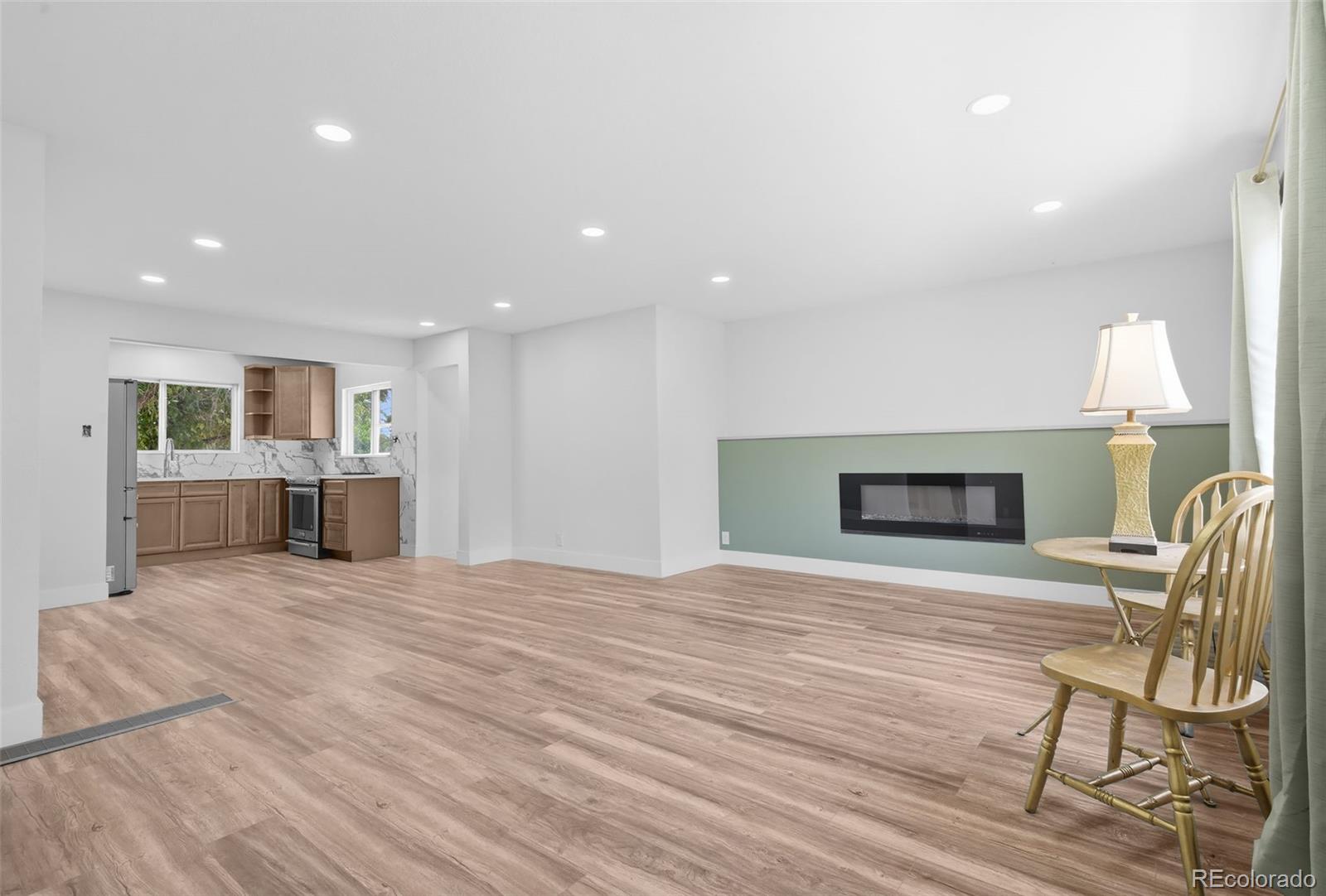 7956 Hollywood Street