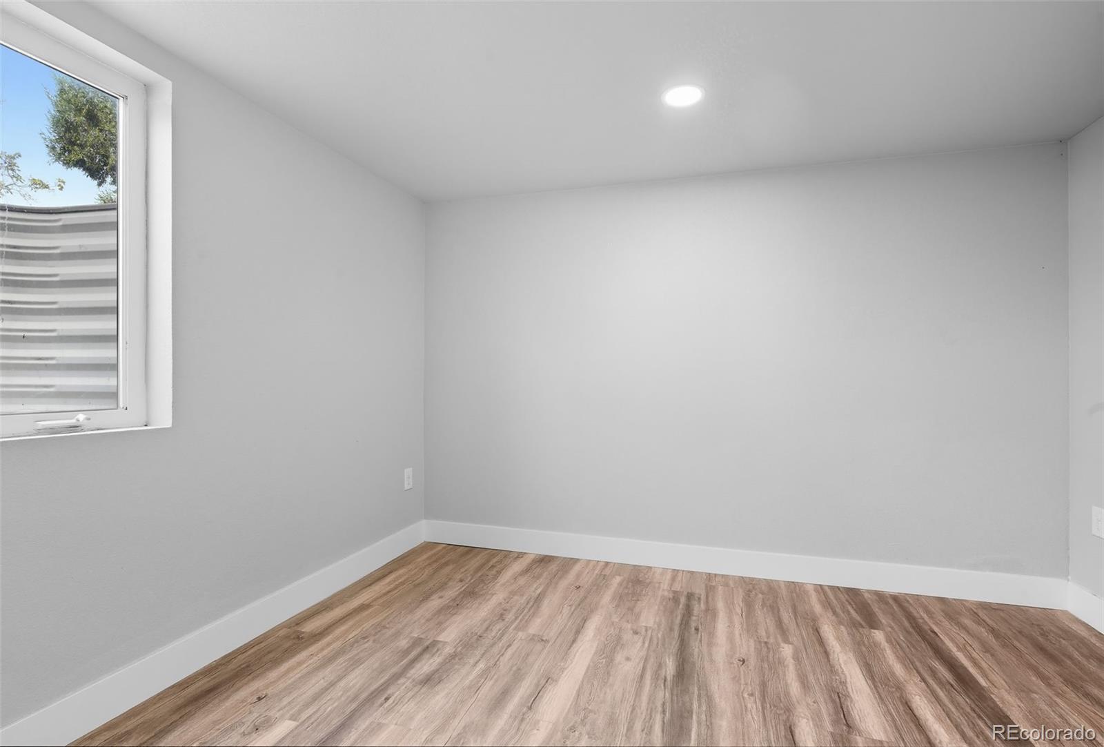 7956 Hollywood Street