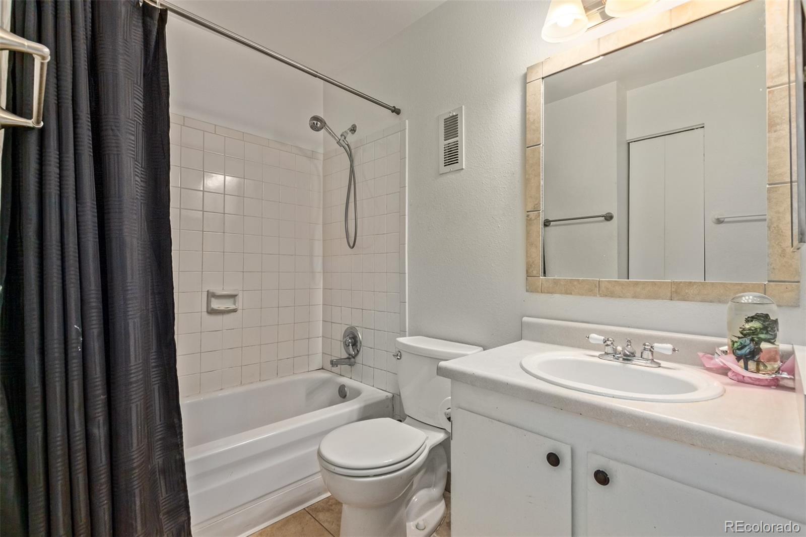 14463 E Jewell Avenue Unit: 203
