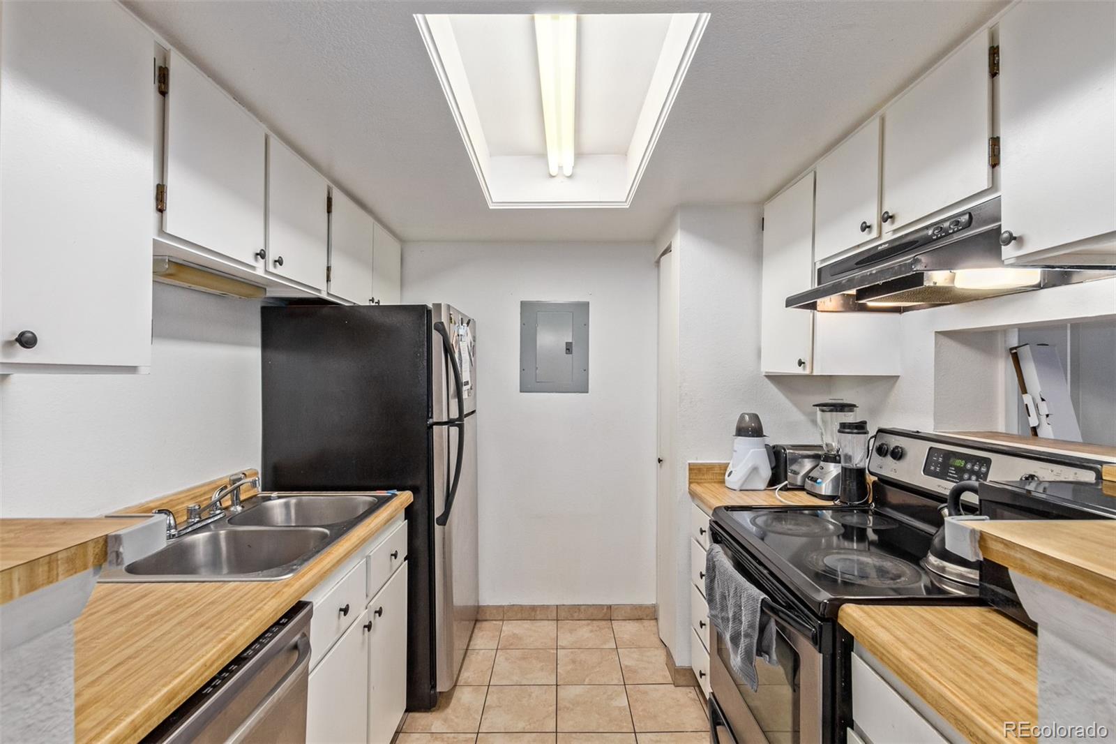14463 E Jewell Avenue Unit: 203