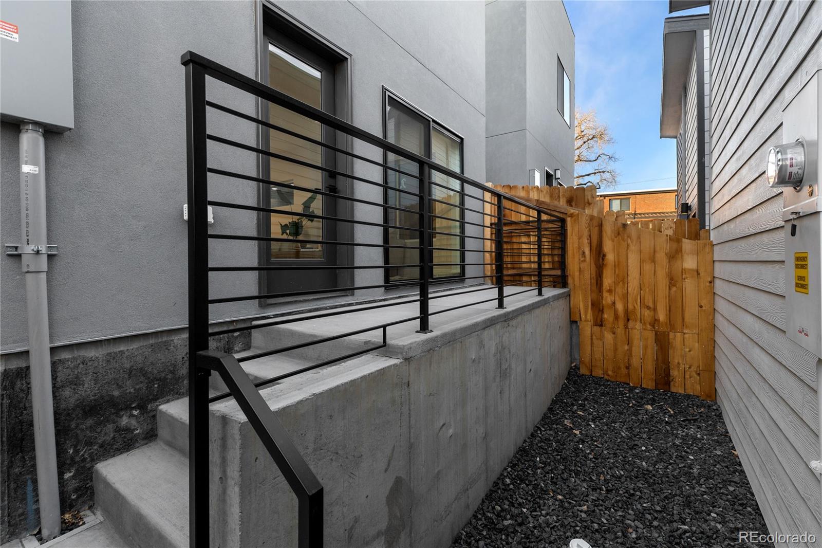 1290 Newton Street Unit: 2