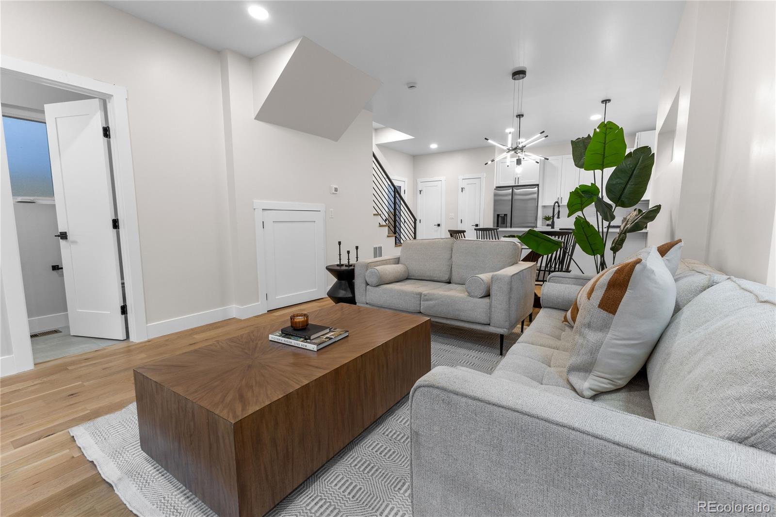 1290 Newton Street Unit: 2