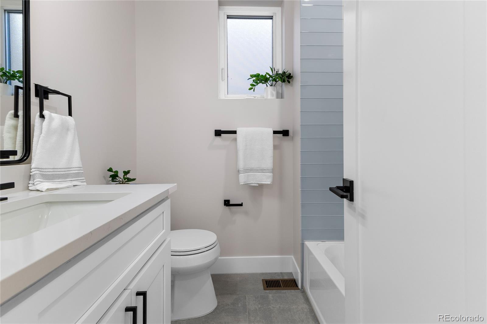 1290 Newton Street Unit: 2