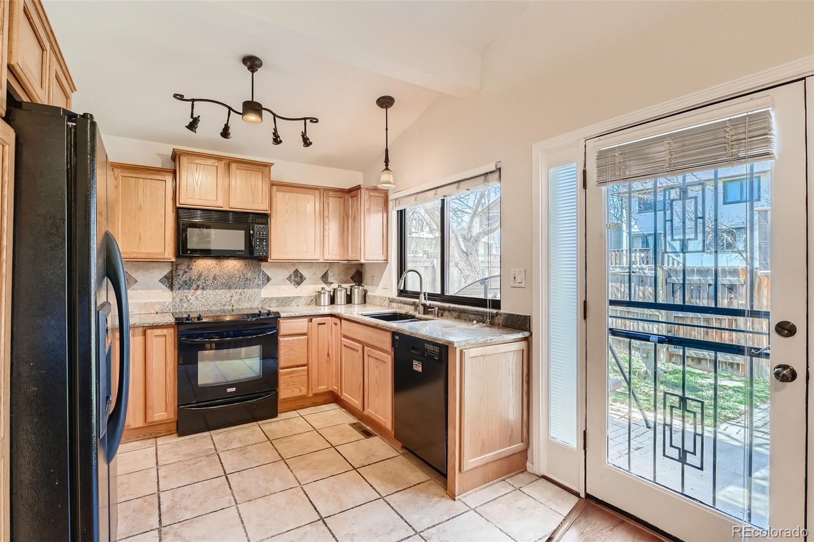 2286 S Oakland Way