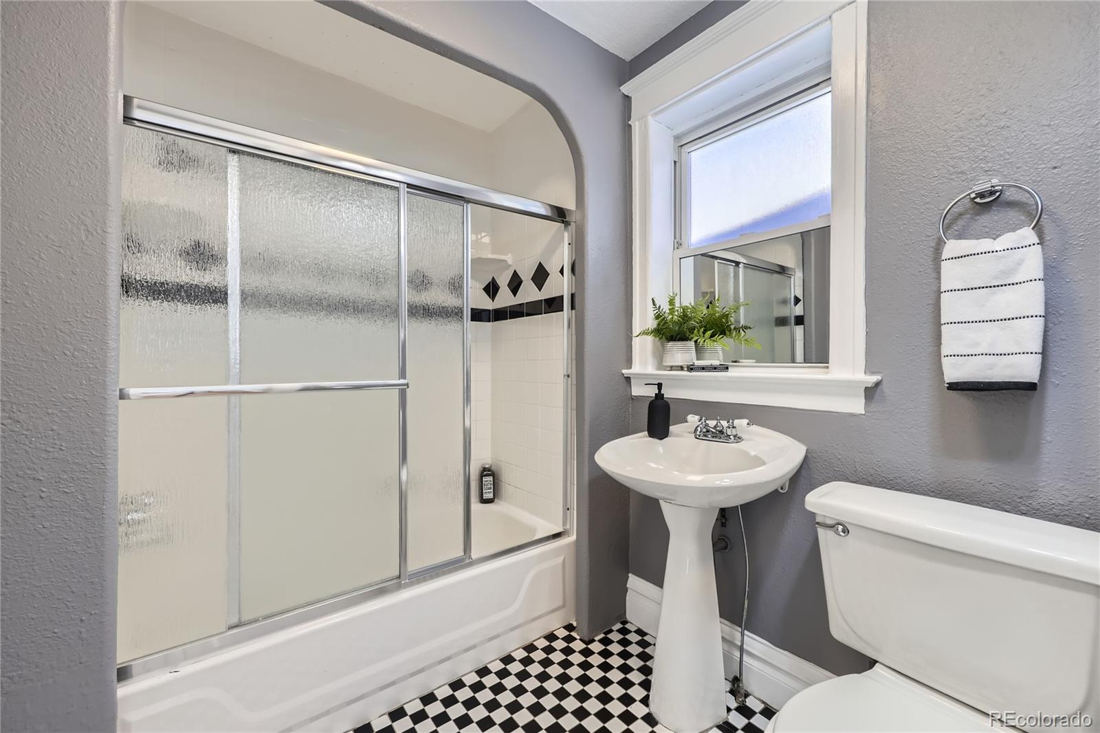 1157 N Downing Street