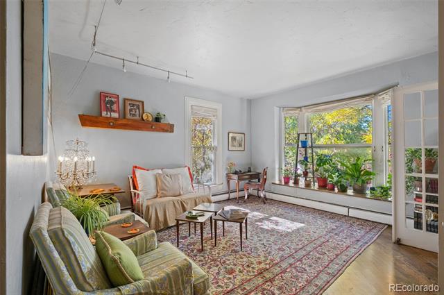 1130 N Lafayette Street Unit: 3