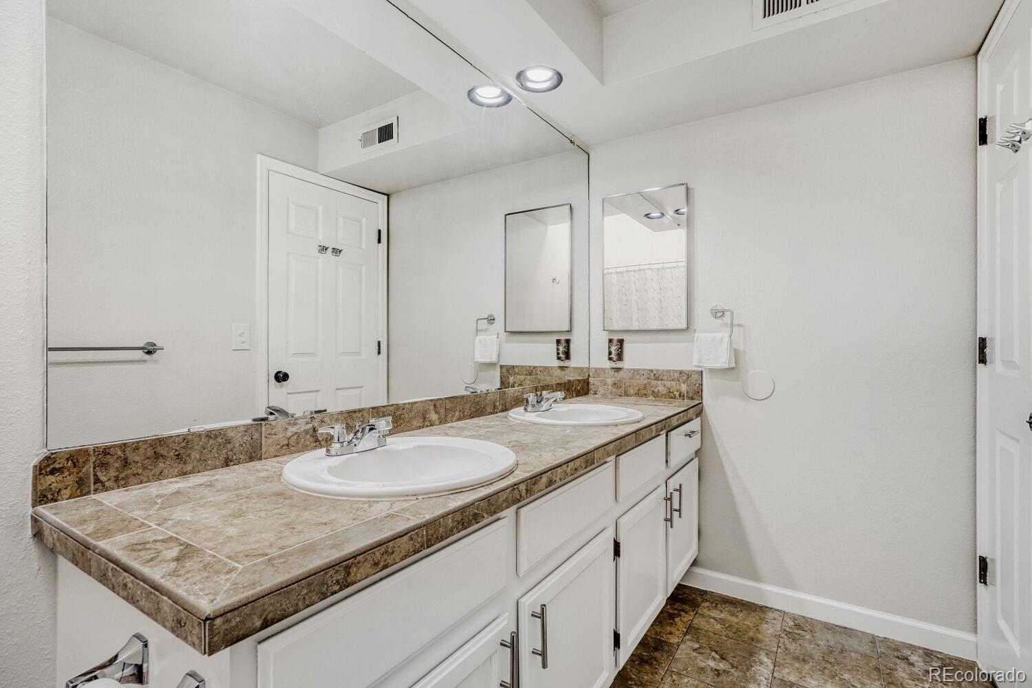 12404 E Tennessee Circle Unit: F