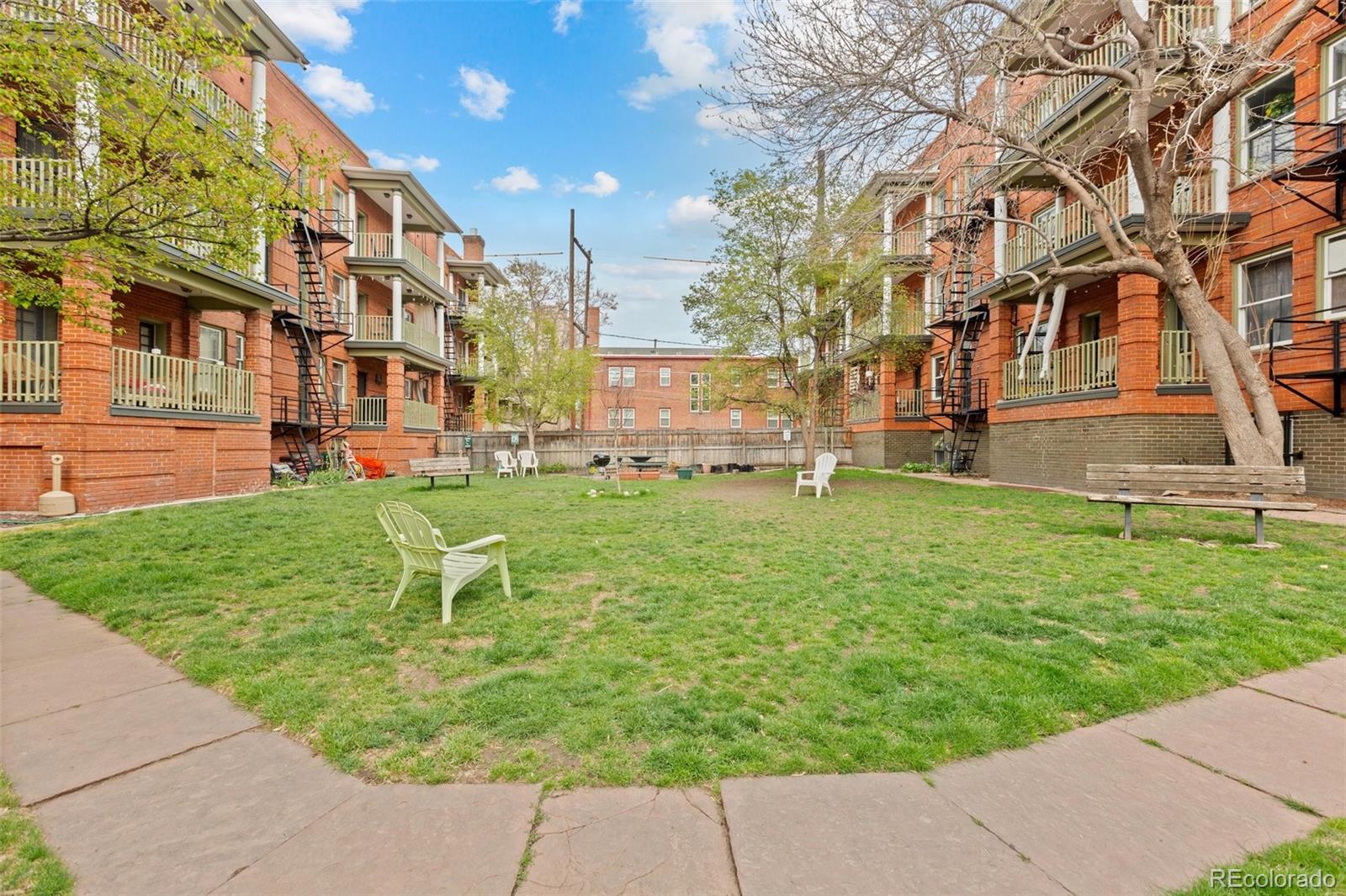 1376 N Pearl Street Unit: 210