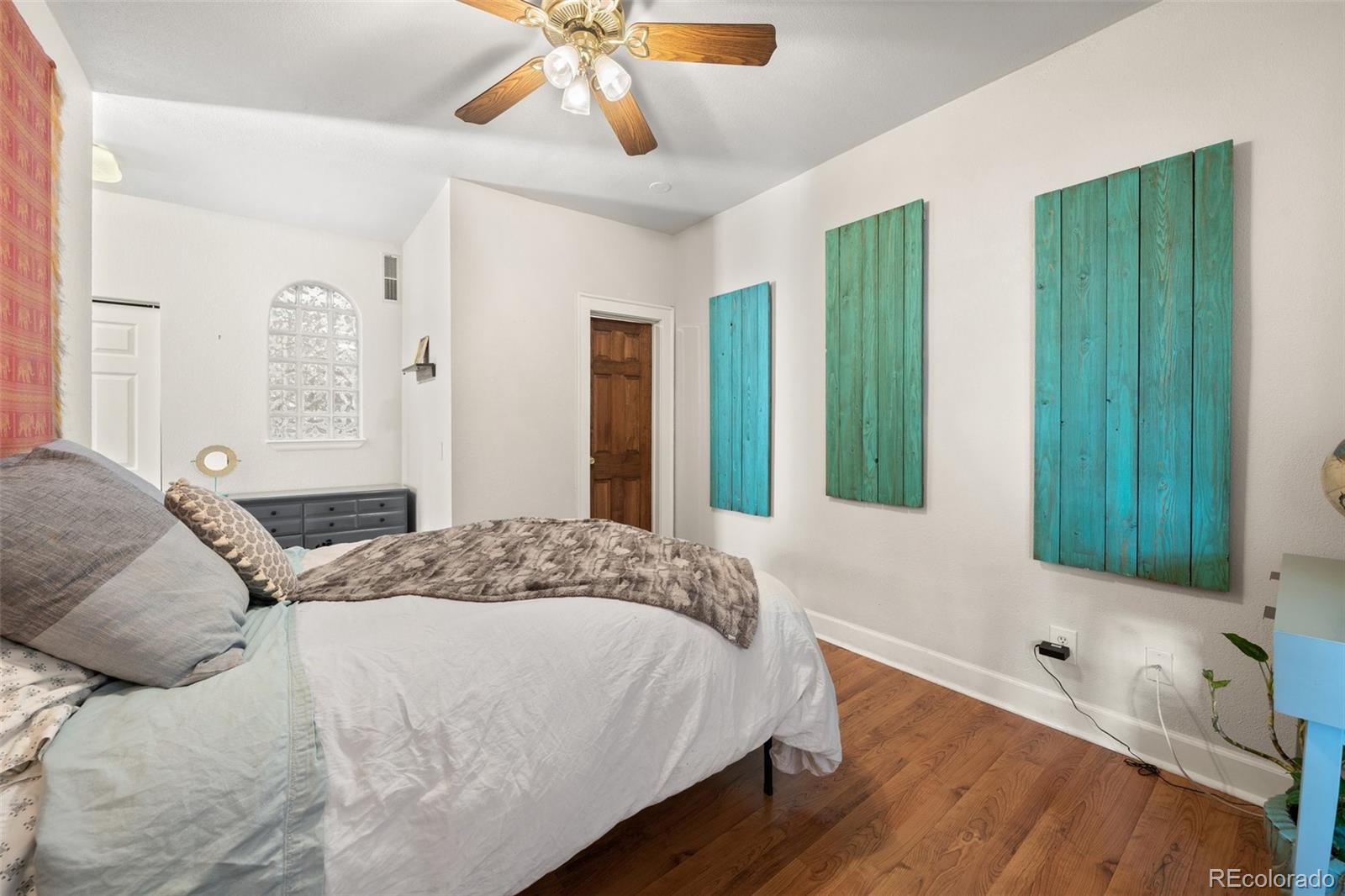 1376 N Pearl Street Unit: 210