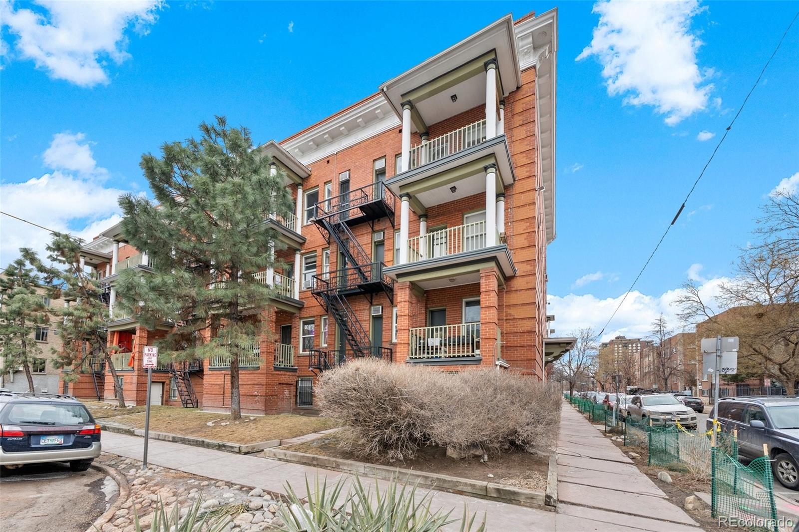 1376 N Pearl Street Unit: 210