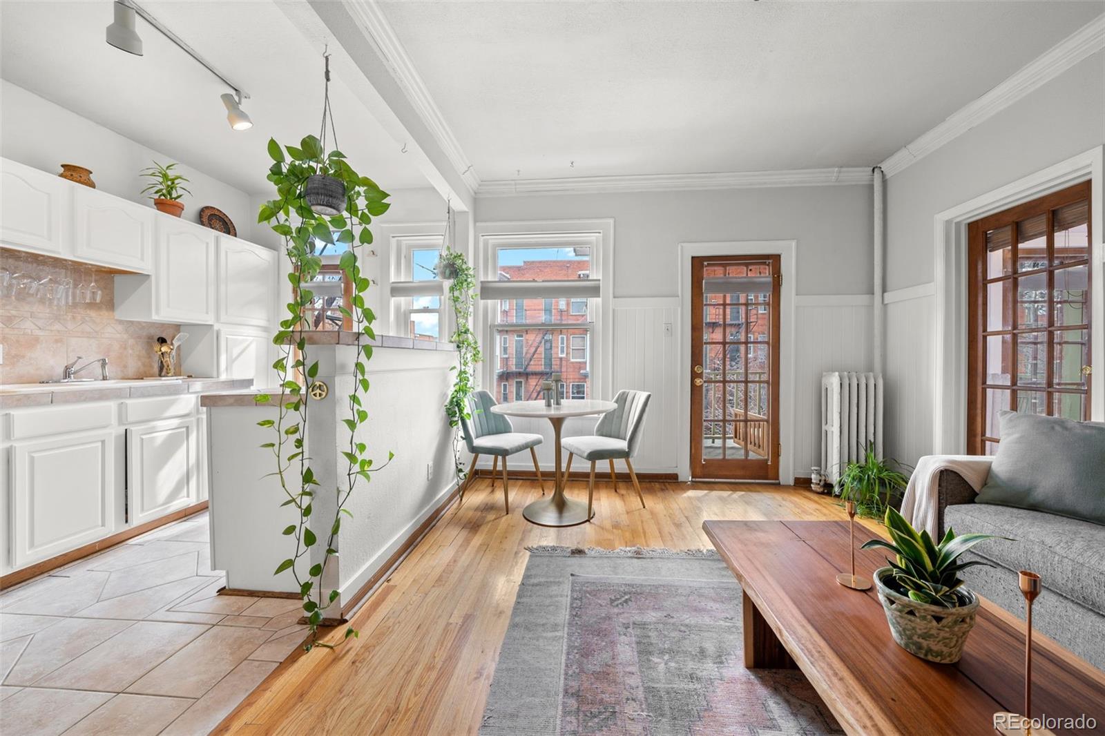 1376 N Pearl Street Unit: 210