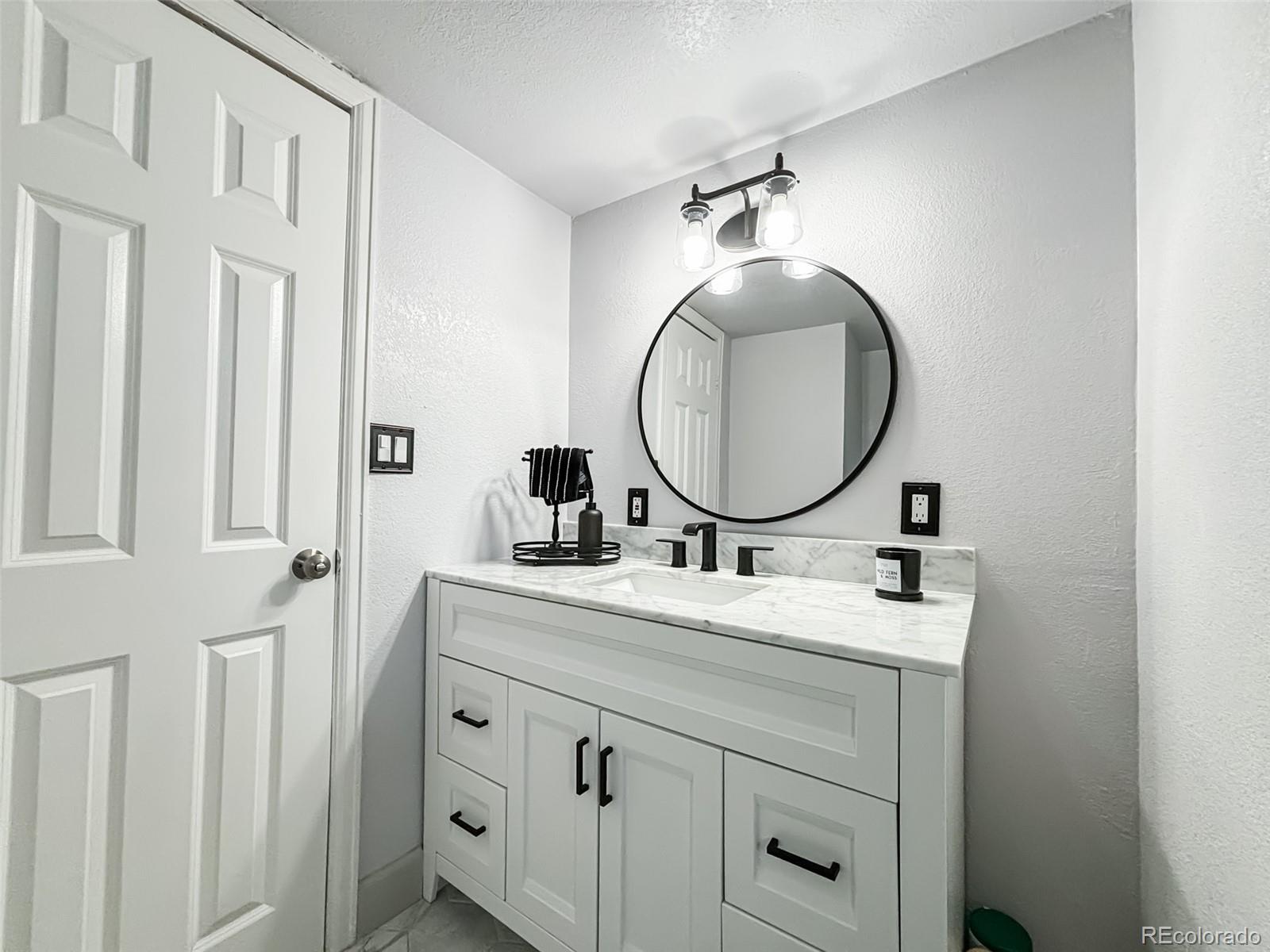 1500 W 1500 W Thornton Pkwy