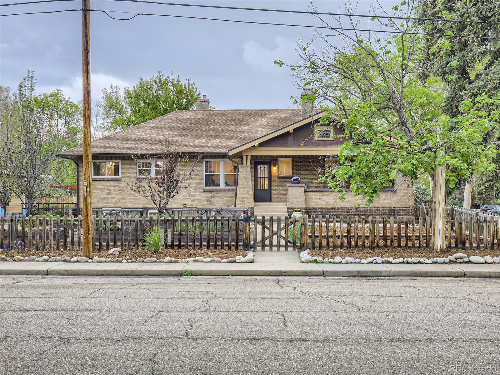 803 Collyer Street