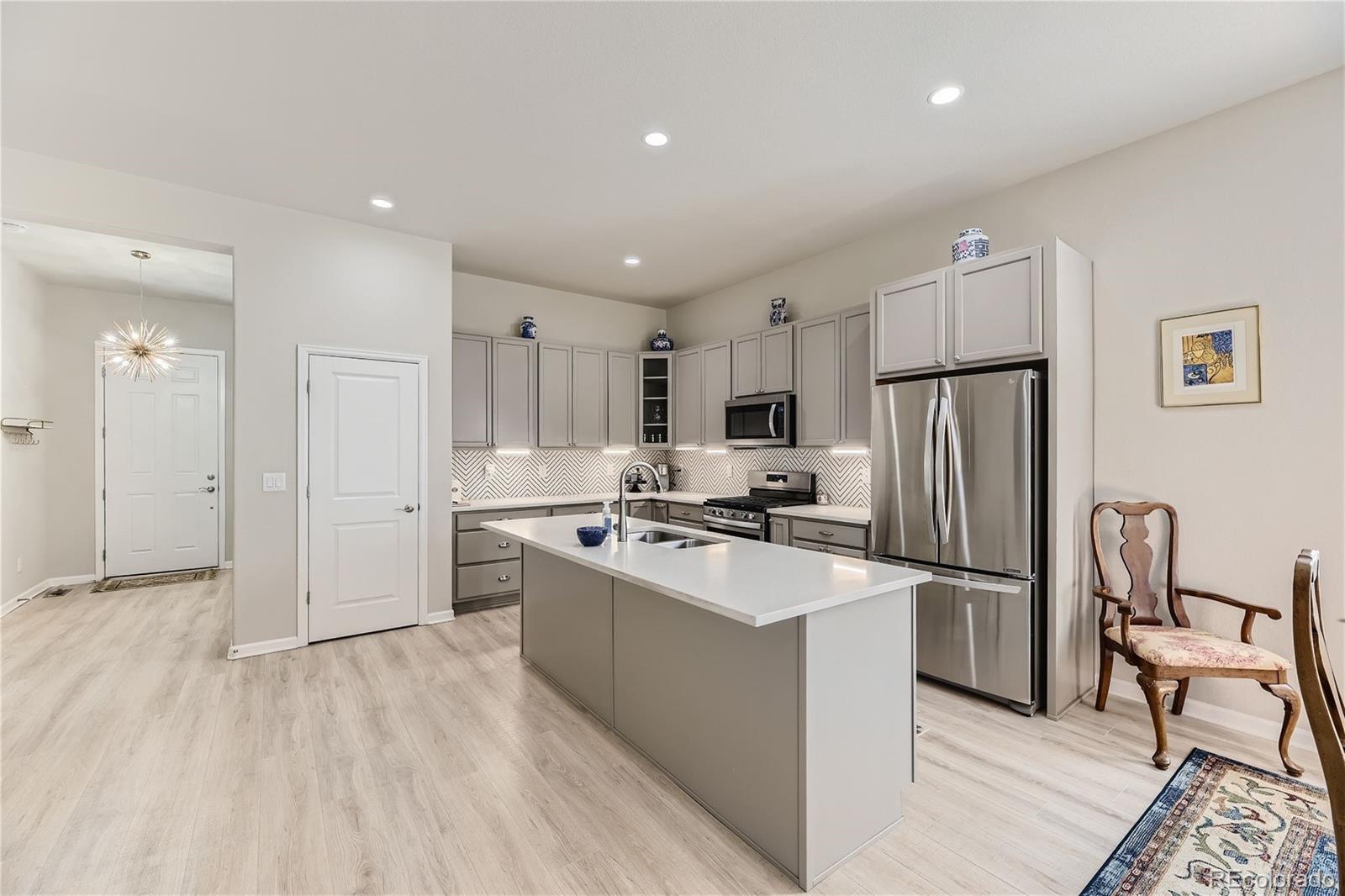 22536 E Glidden Drive