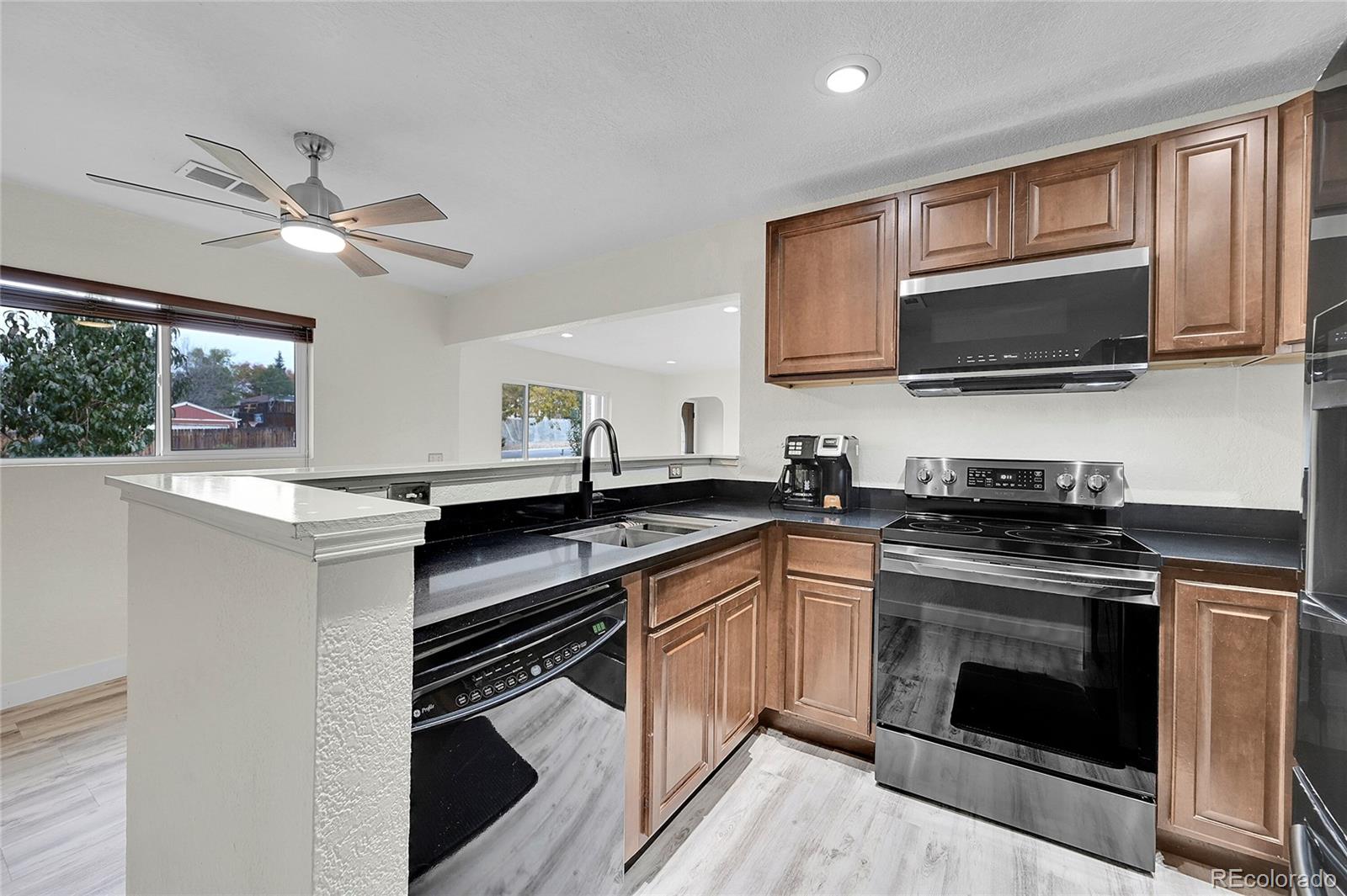 1250 Eppinger Boulevard