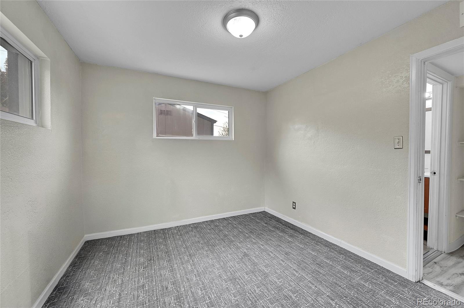 1250 Eppinger Boulevard