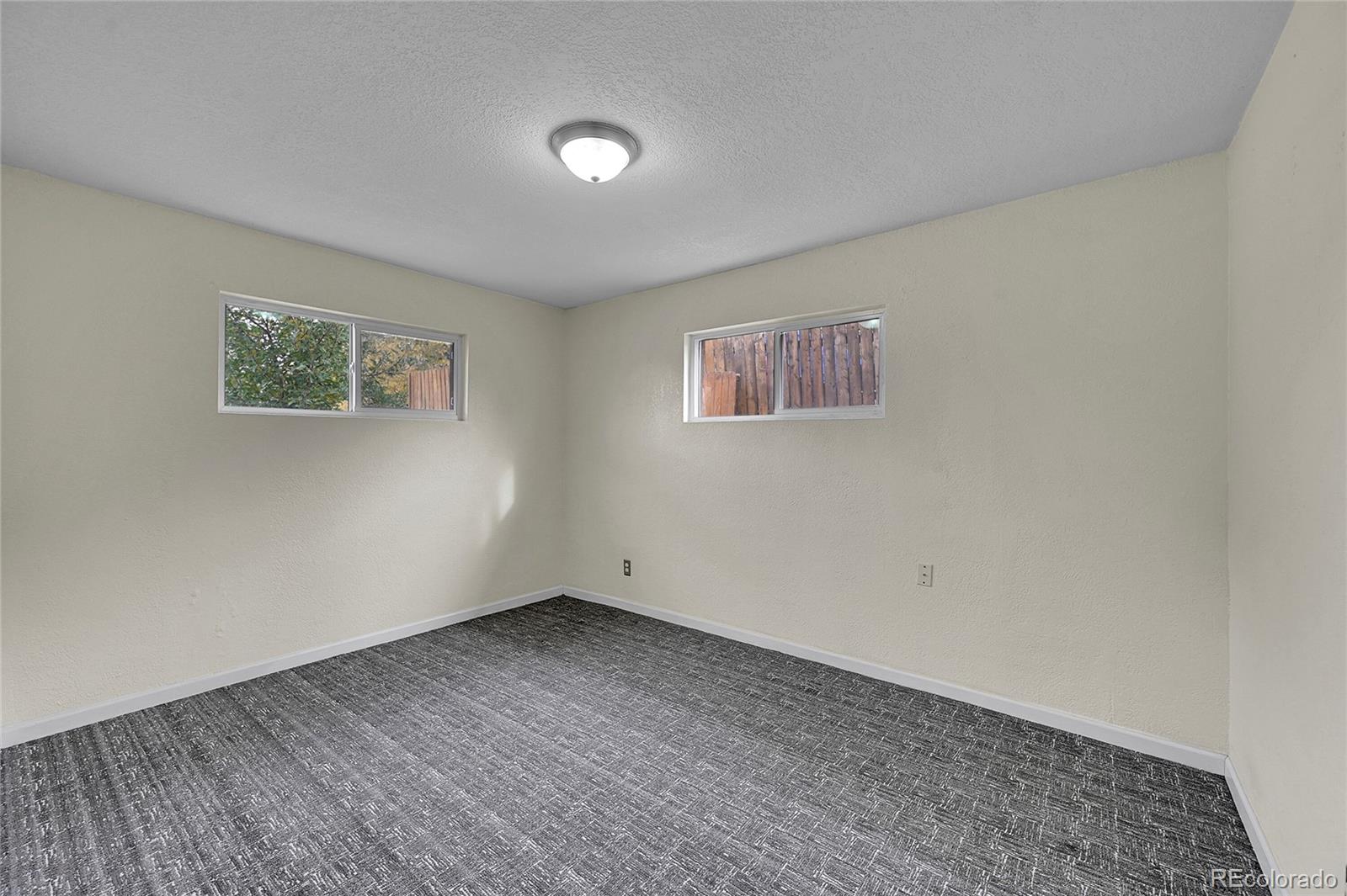 1250 Eppinger Boulevard