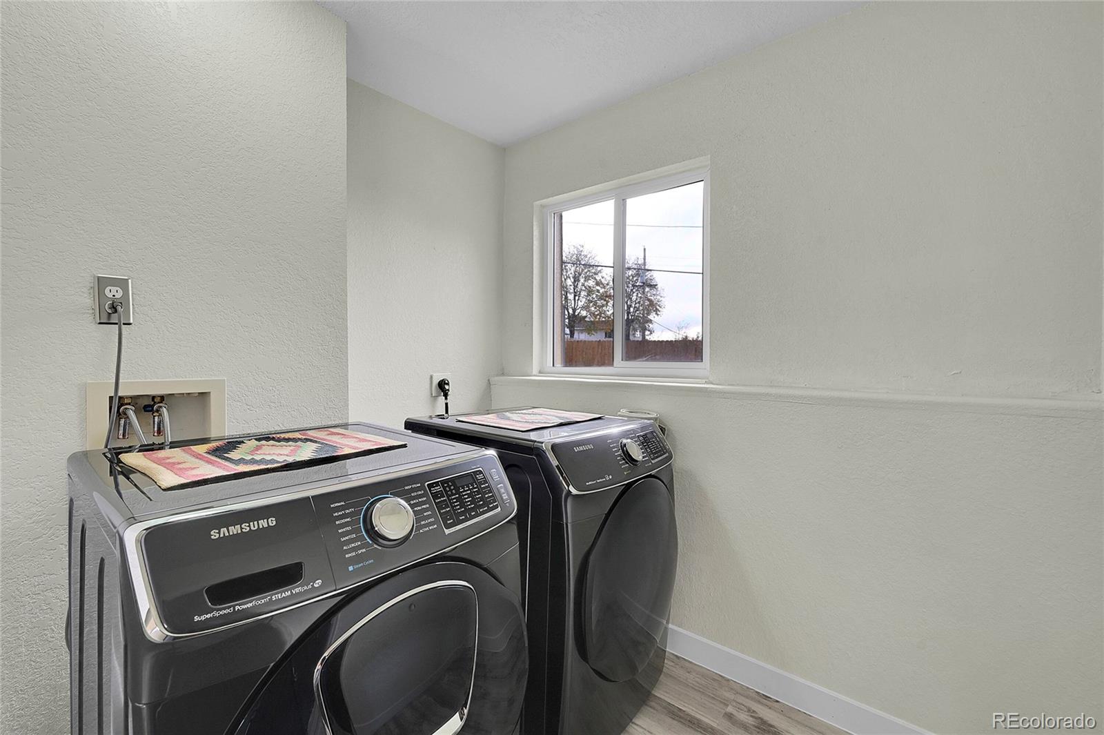 1250 Eppinger Boulevard