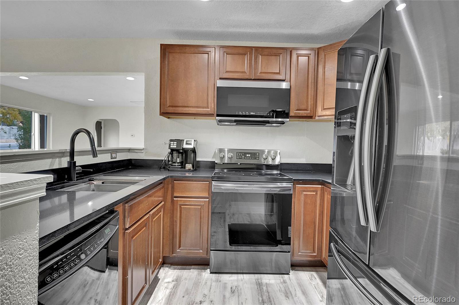 1250 Eppinger Boulevard