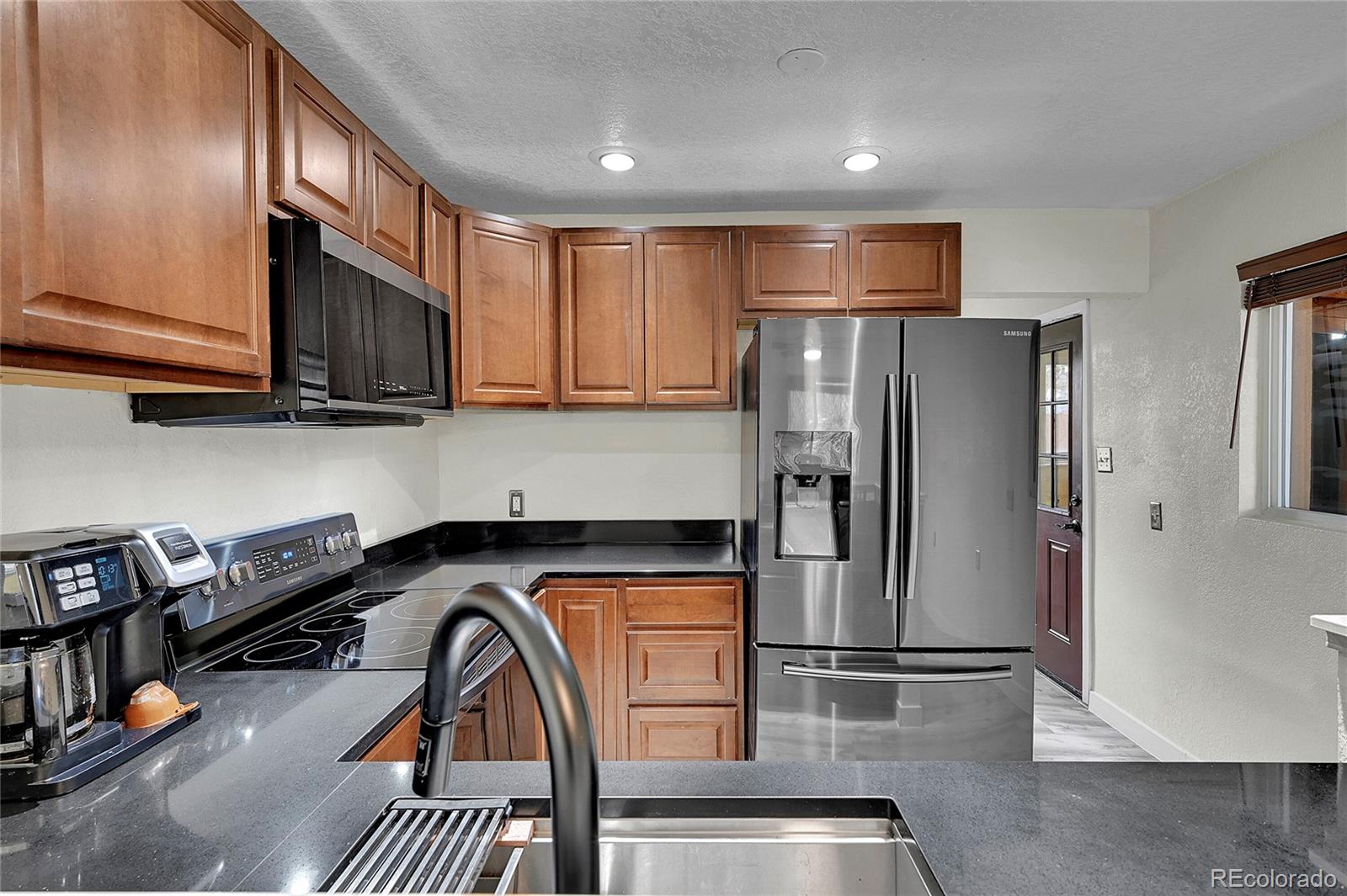 1250 Eppinger Boulevard