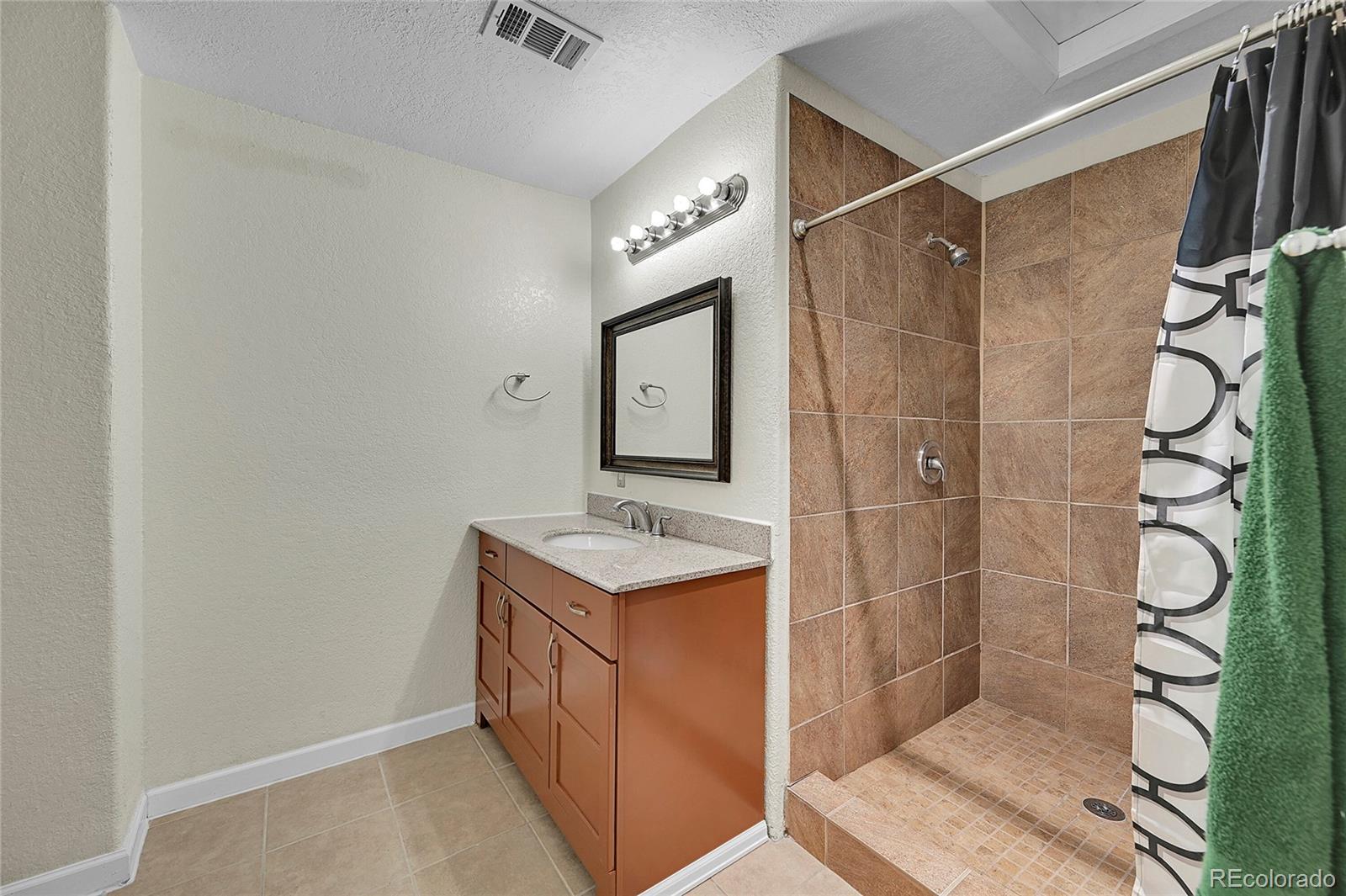 1250 Eppinger Boulevard