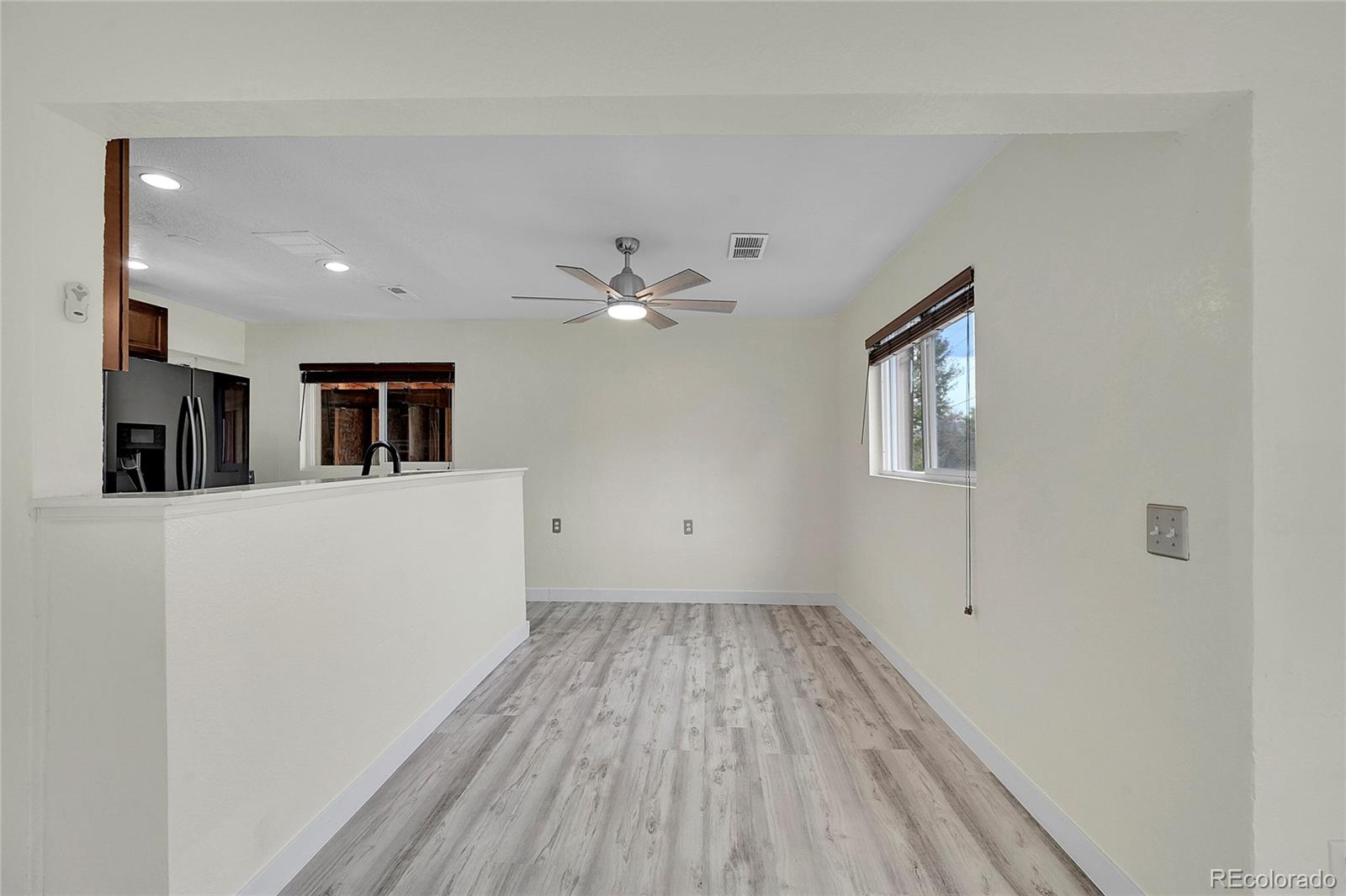 1250 Eppinger Boulevard