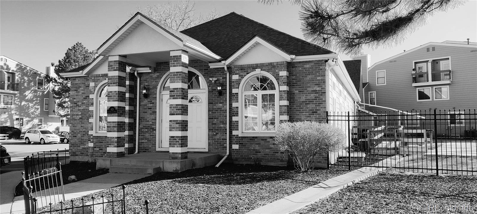 922 S Dearborn Way Unit: 20