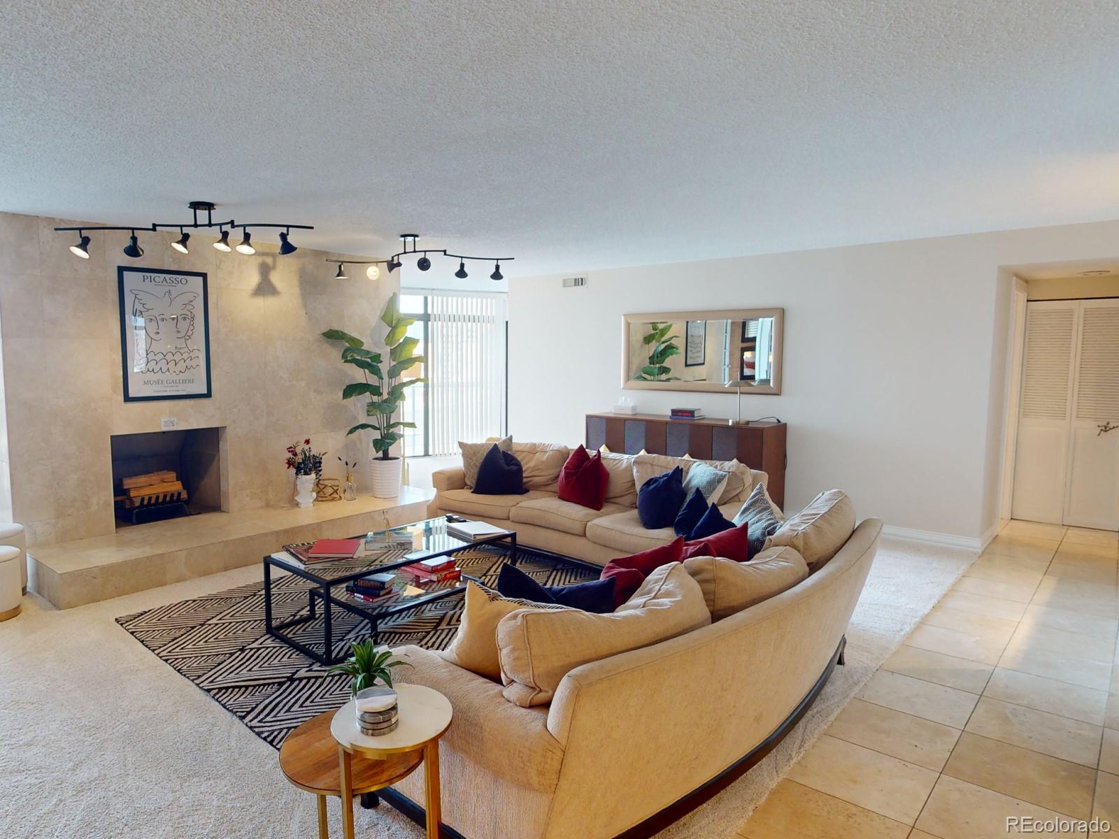 1777 Larimer Street Unit: 808