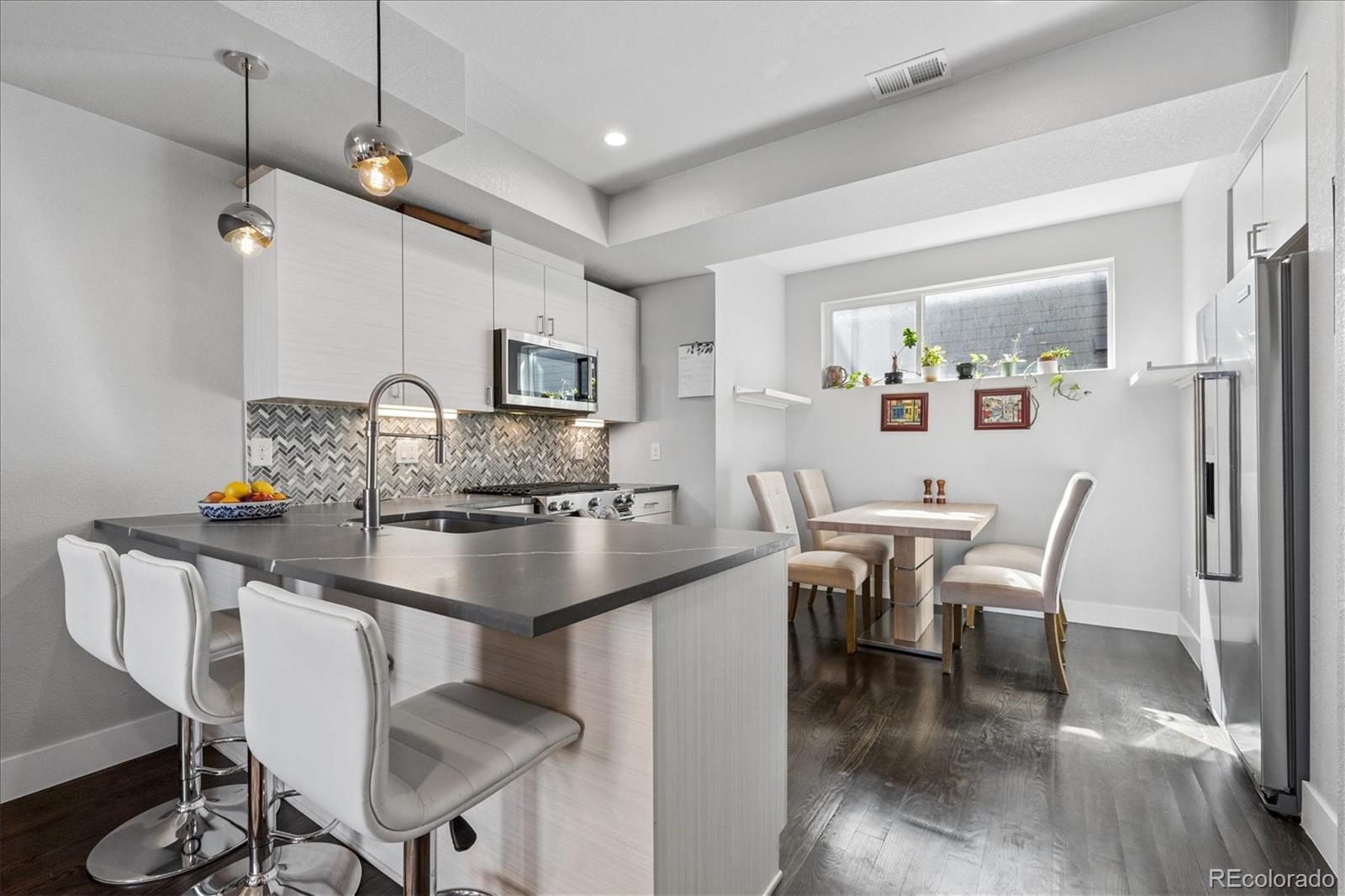 1583 Grove Street Unit: 2