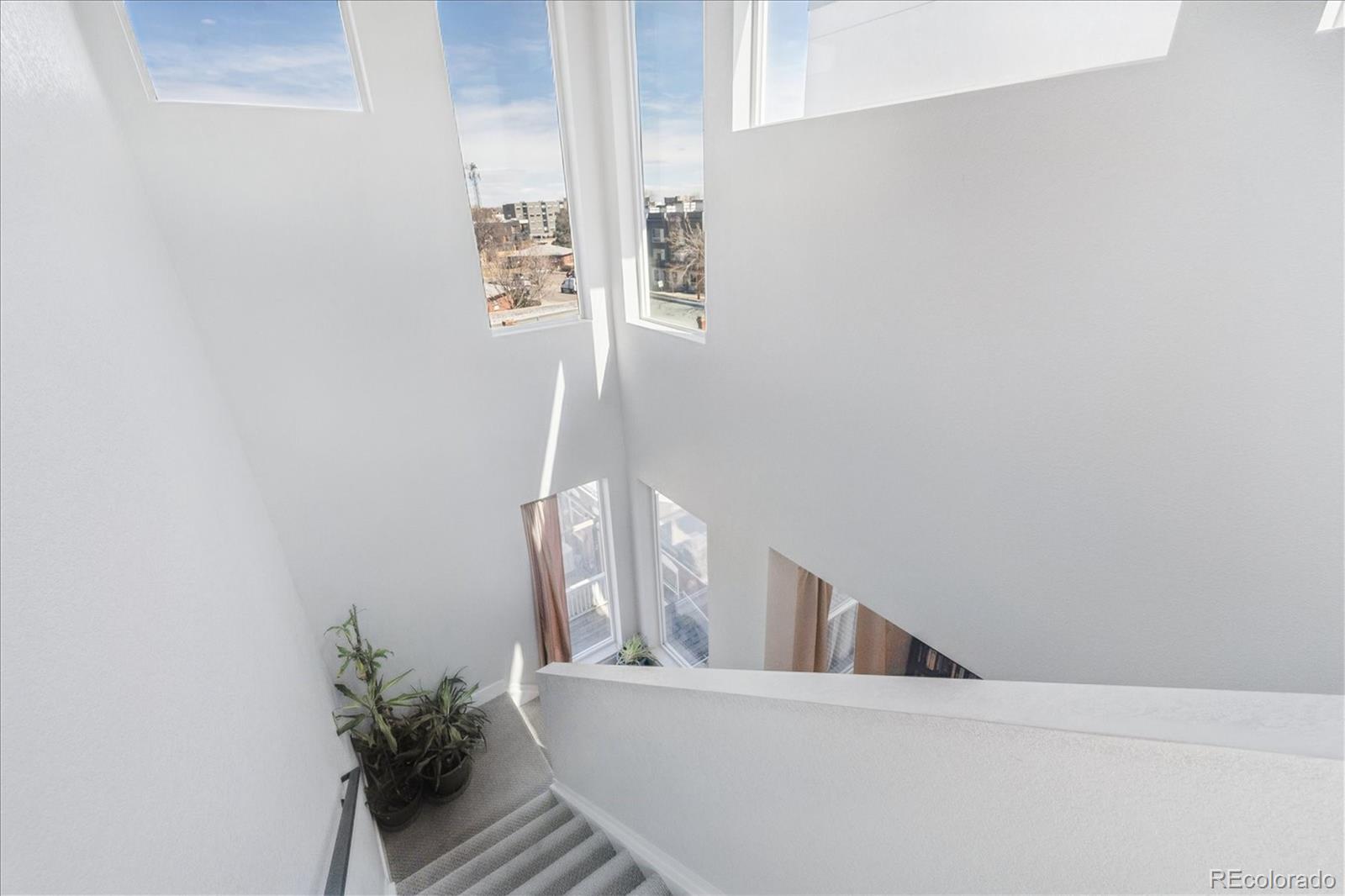 1583 Grove Street Unit: 2