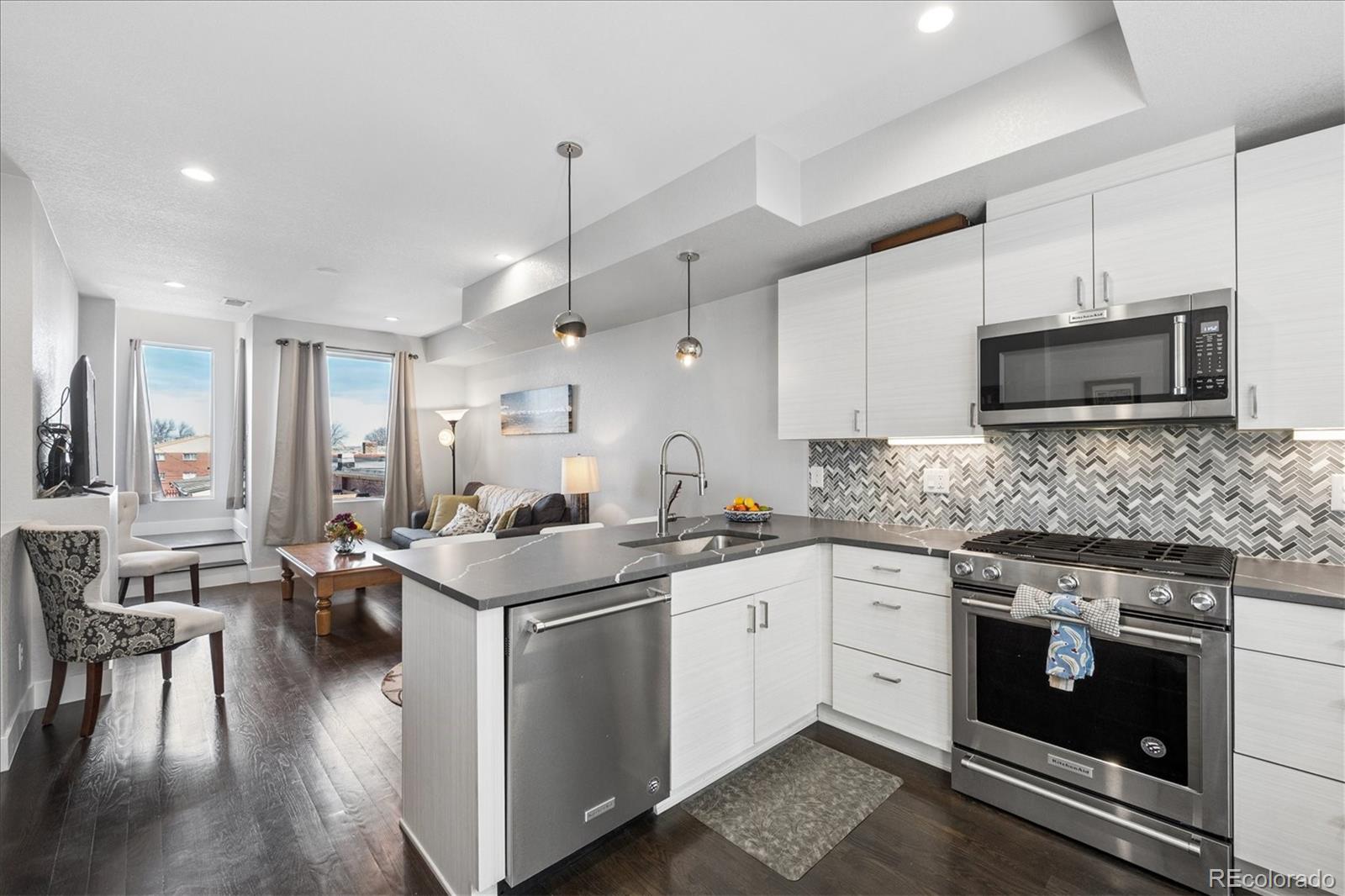 1583 Grove Street Unit: 2
